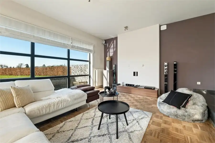 STIJLVOLLE OPEN BEBOUWING MET 3 SLKS OP EEN KNAP PERCEEL foto 12