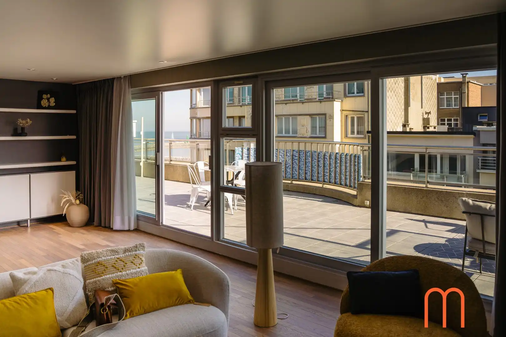 Luxe penthouse te koop in Oostende met zijdelings zeezicht en ruim terras foto 2