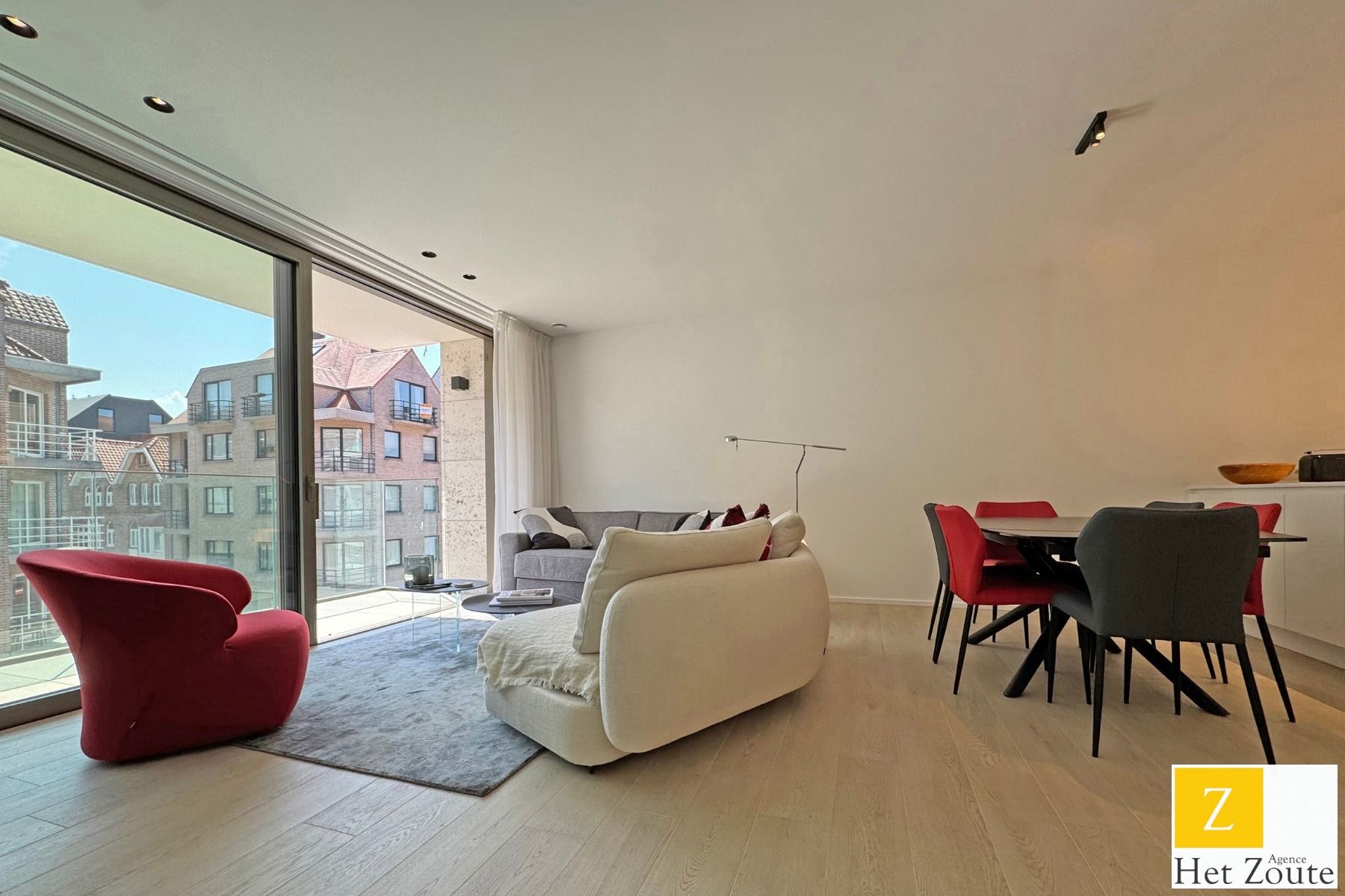 Hoogwaardig afgewerkt app op toplactie met aangenaam terras foto 5