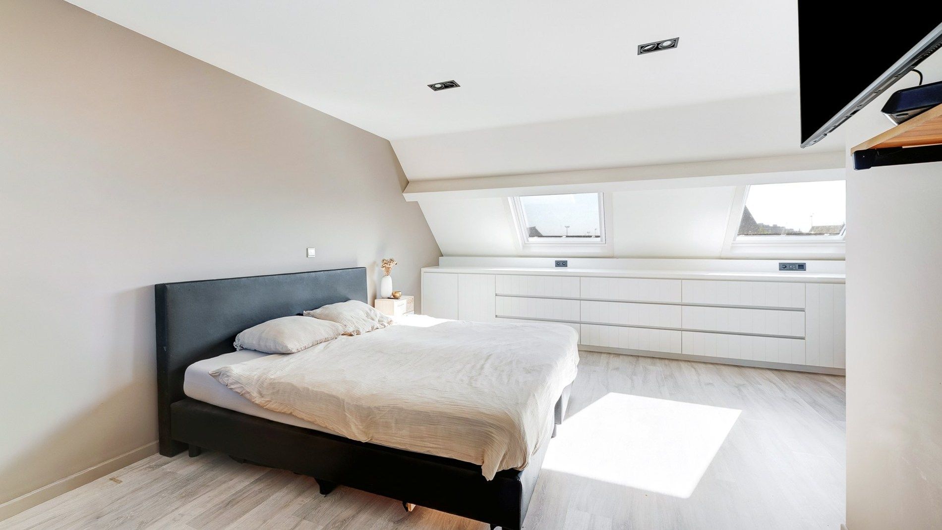 Knap huis mét parking te Heist-aan-Zee foto 22