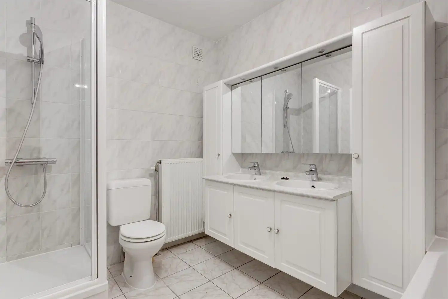 Ruim en energiezuinig Duplex-dakappartement met 4 slaapkamers, 2 badkamers en optionele garagestaanplaats foto 11