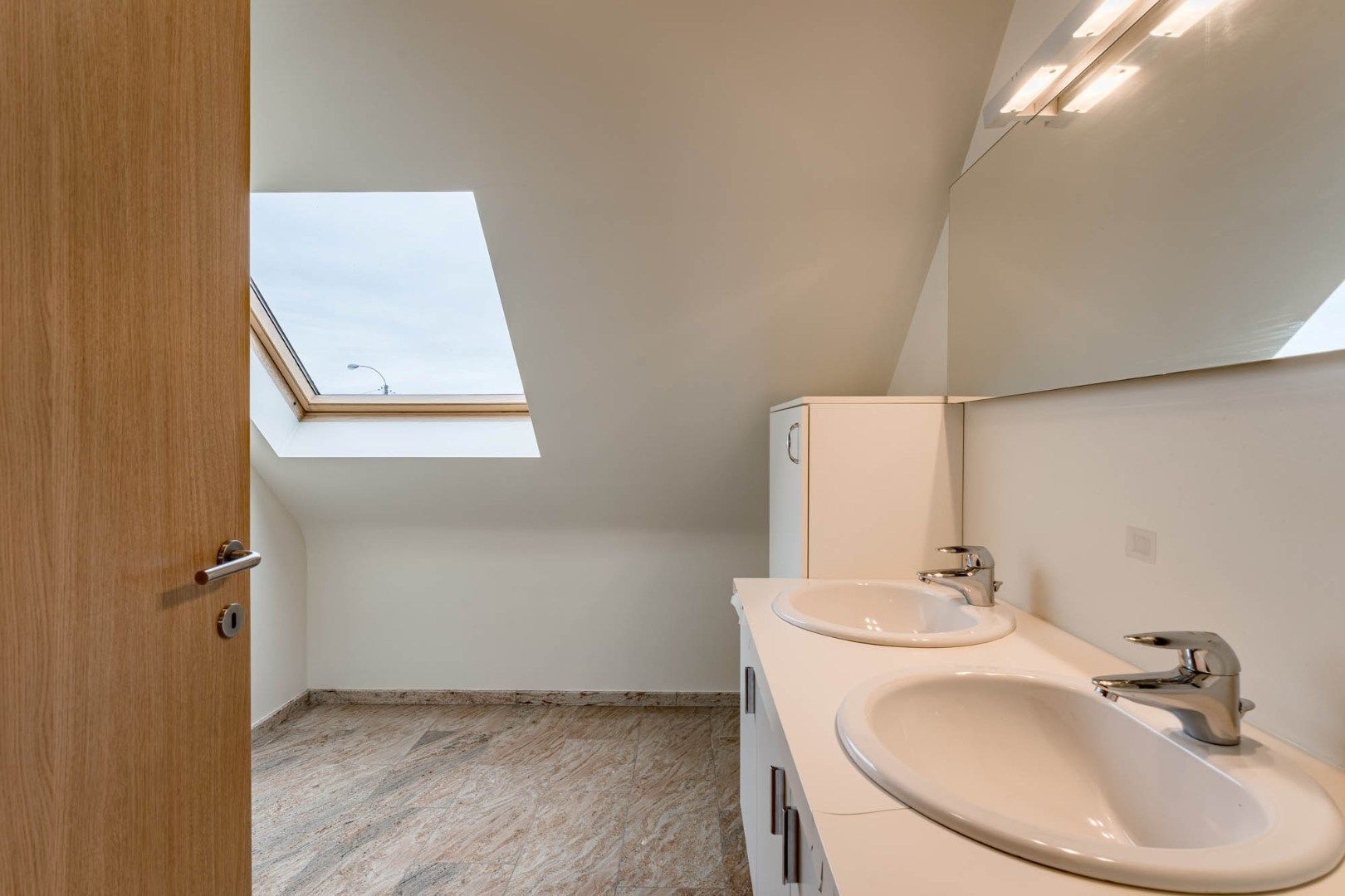 Stijlvolle, hoogwaardig afgewerkt en zeer ruime gezinswoning op een perceel van 8a65ca! foto 21