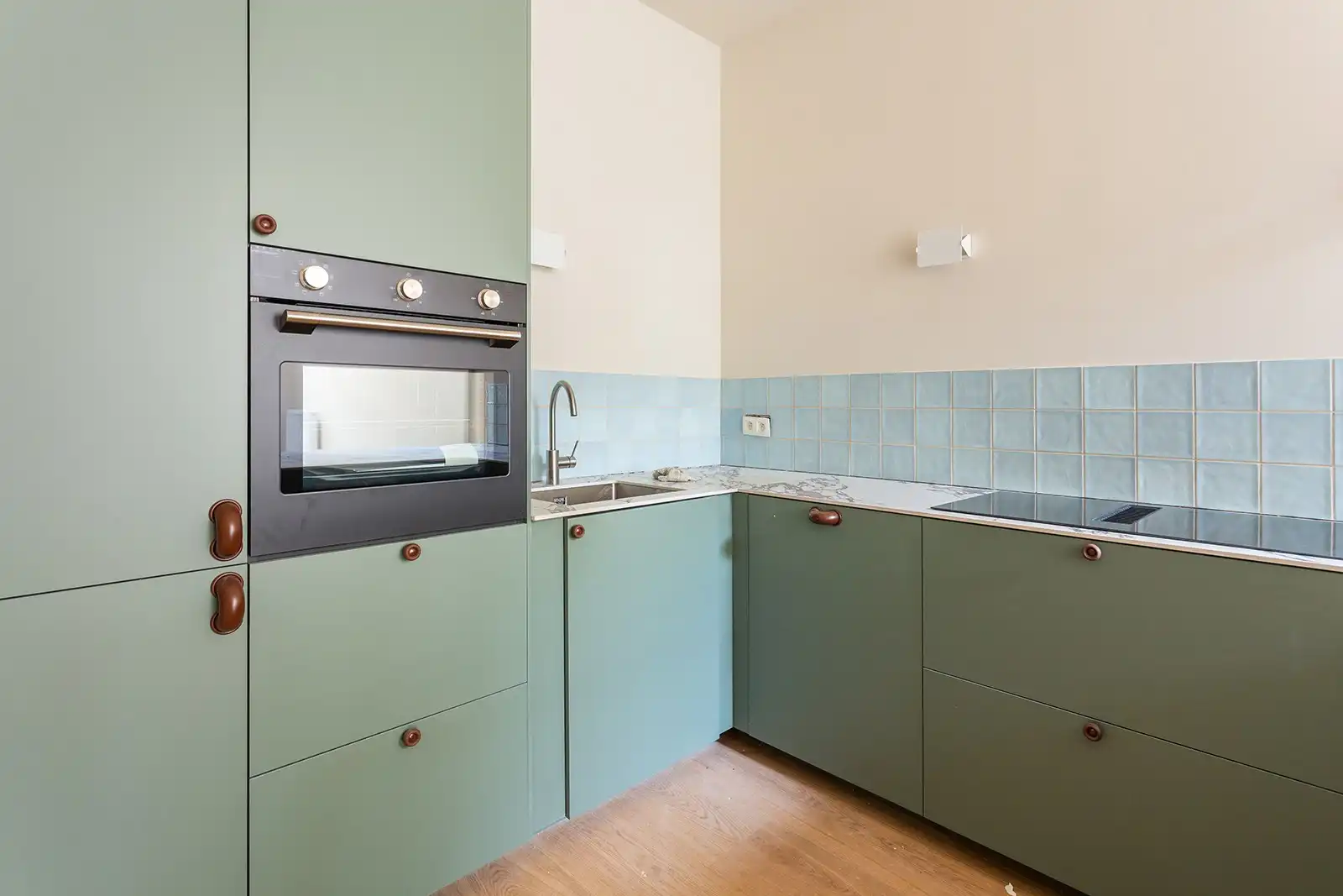 Woning met garage en tuin in oud-Berchem foto 8