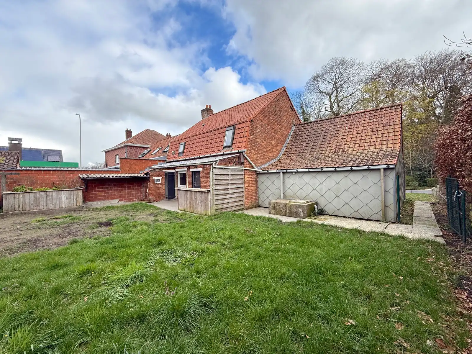 Te renoveren woning met 3 slaapkamers, garage en tuin foto 16