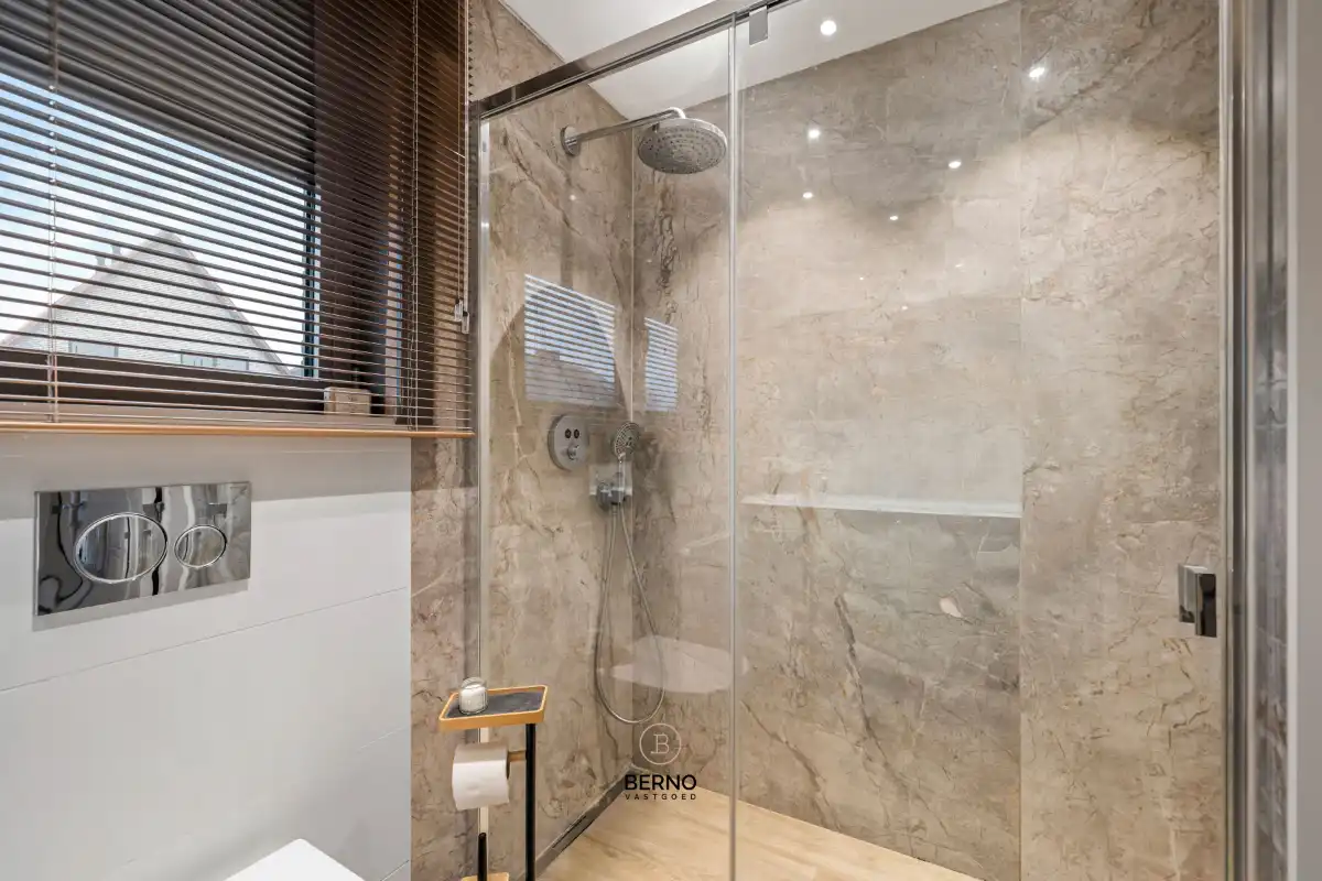 Instapklare halfopen bebouwing met ruime kelder foto 15