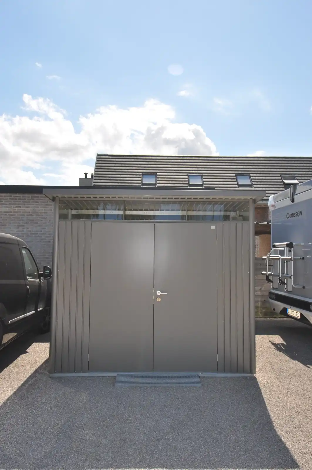 Stijlvol appartement met private autostaanplaats foto 3