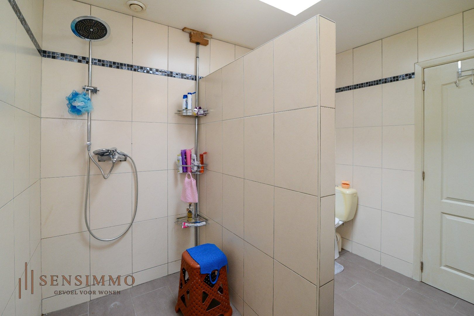 Halfopen woning met 3 slaapkamers en ruime tuin foto 13
