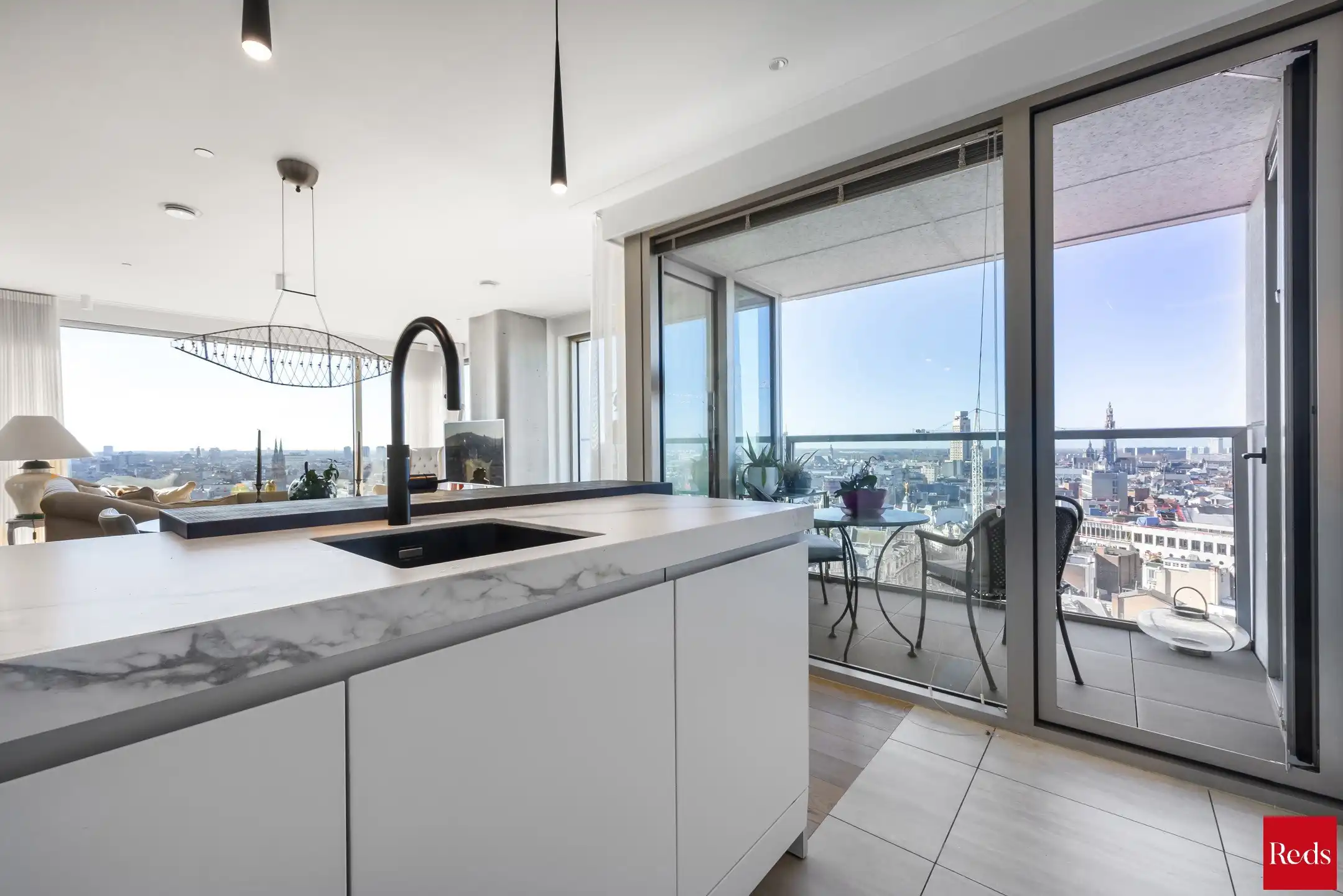 Uitzonderlijke appartement met een panoramisch uitzicht foto 12