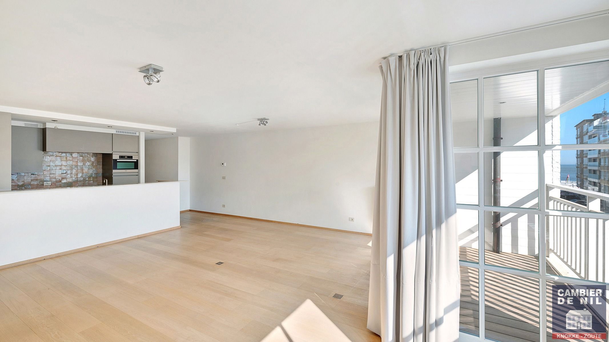 Zee, zon en zicht! 2-slaapkamerappartement met zijdelings zeezicht en open zicht in hartje Knokke foto 8