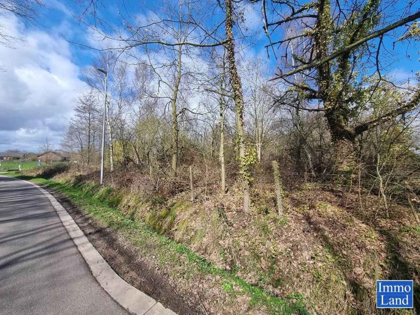 Perceel grond van 75are, gelegen in agrarisch gebied op de grens Hasselt - Diepenbeek, omgeving Mombeekdreef. foto 2