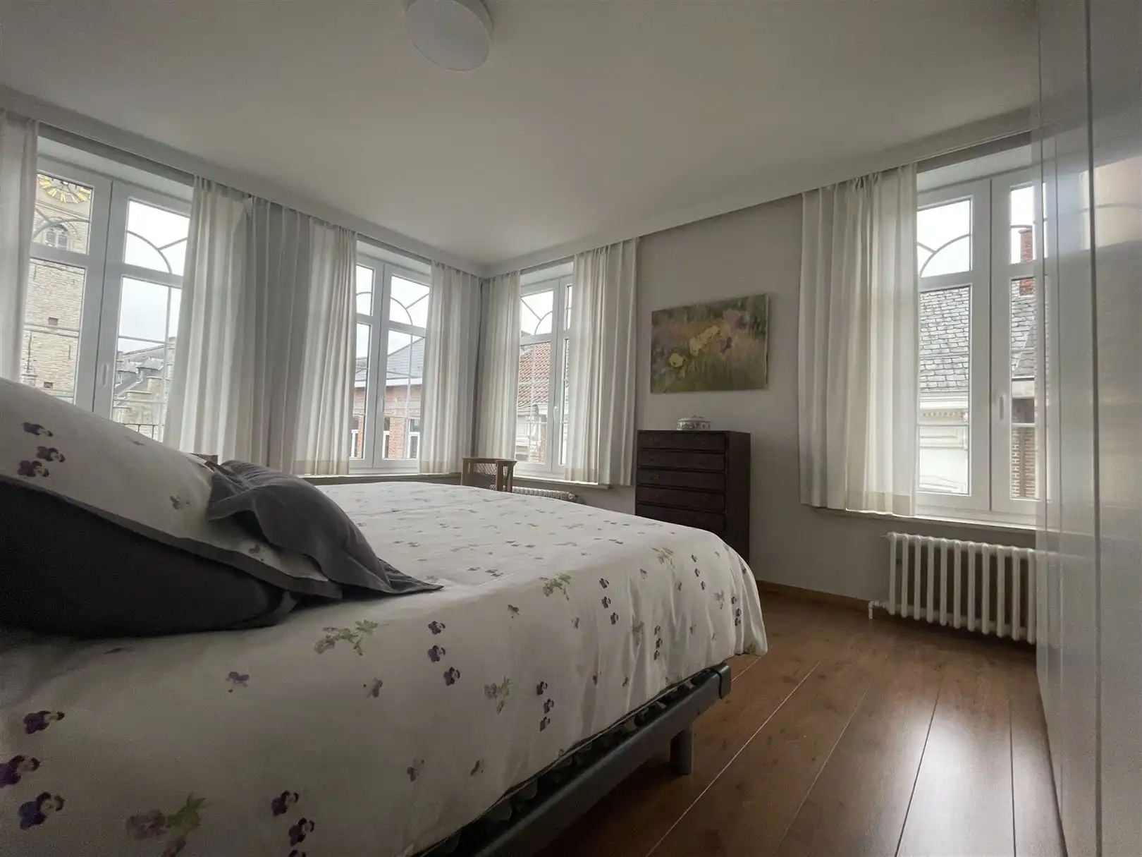 Ruim appartement met zicht op Grote Markt foto 10