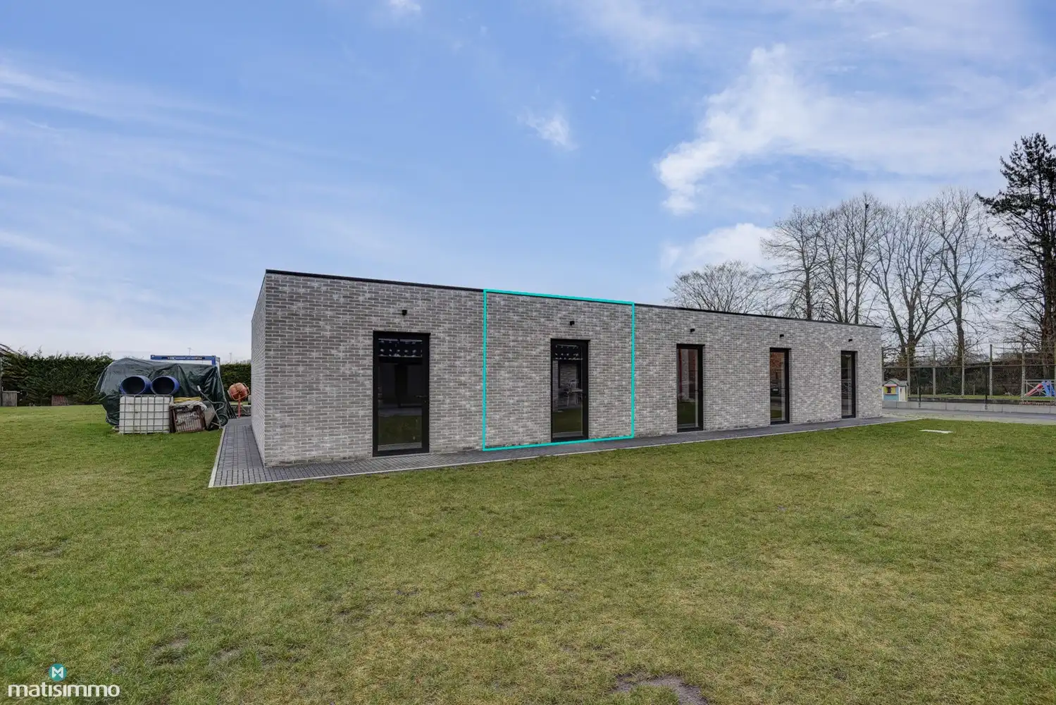 RUIM NIEUWBOUW APPARTEMENT MET 2 SLAAPKAMERS, OVERDEKT TERRAS, GARAGE, AUTOSTAANPLAATS EN KELDERBERGING TE BEVERST foto 25