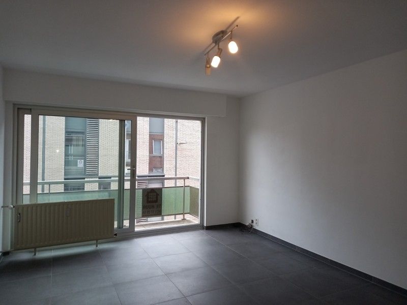 VERHUURD: Goedgelegen studio nabij station, stadscentrum en winkels foto 5