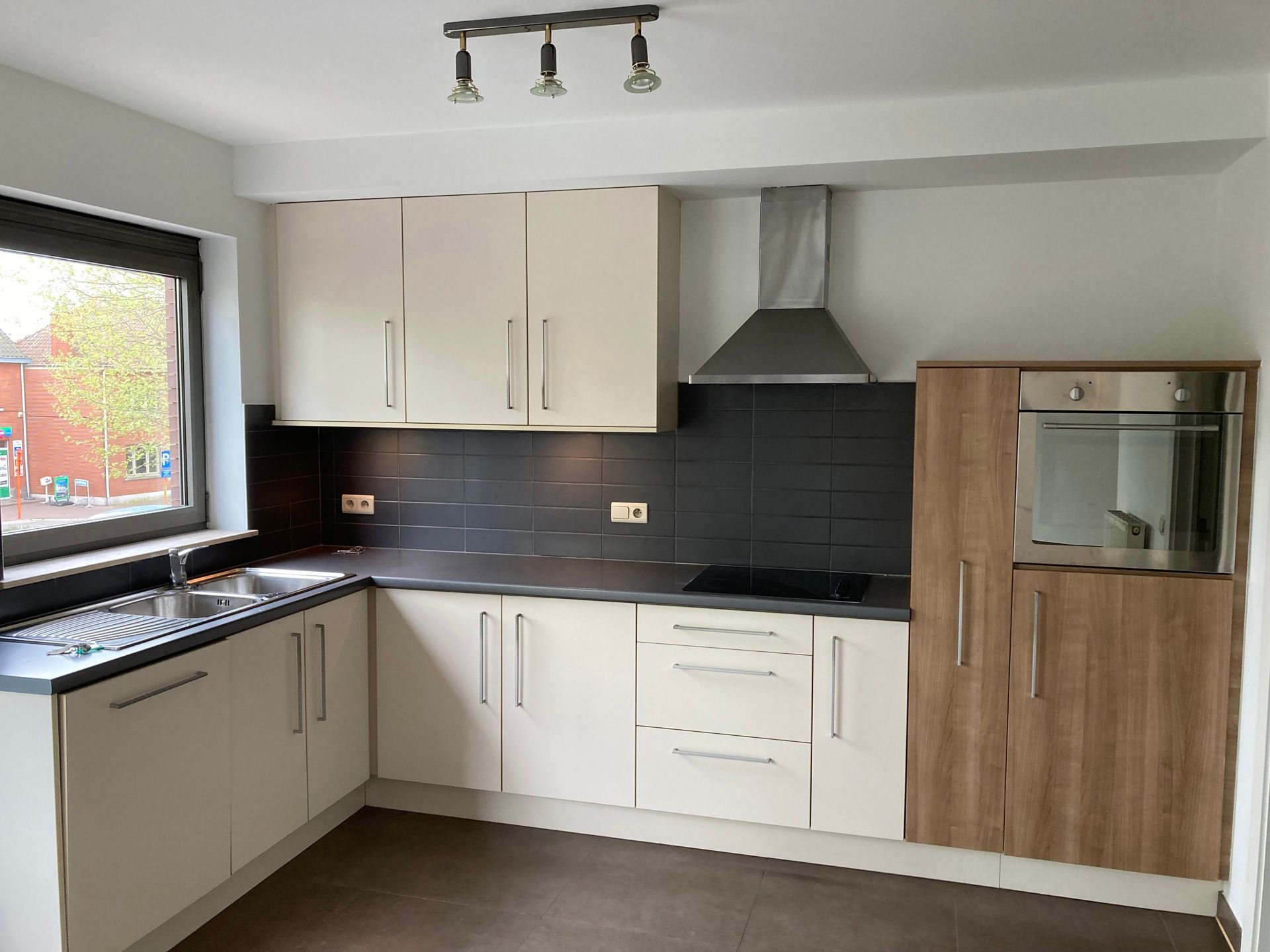 HERZELE - Recent appartement op centrale ligging foto 4