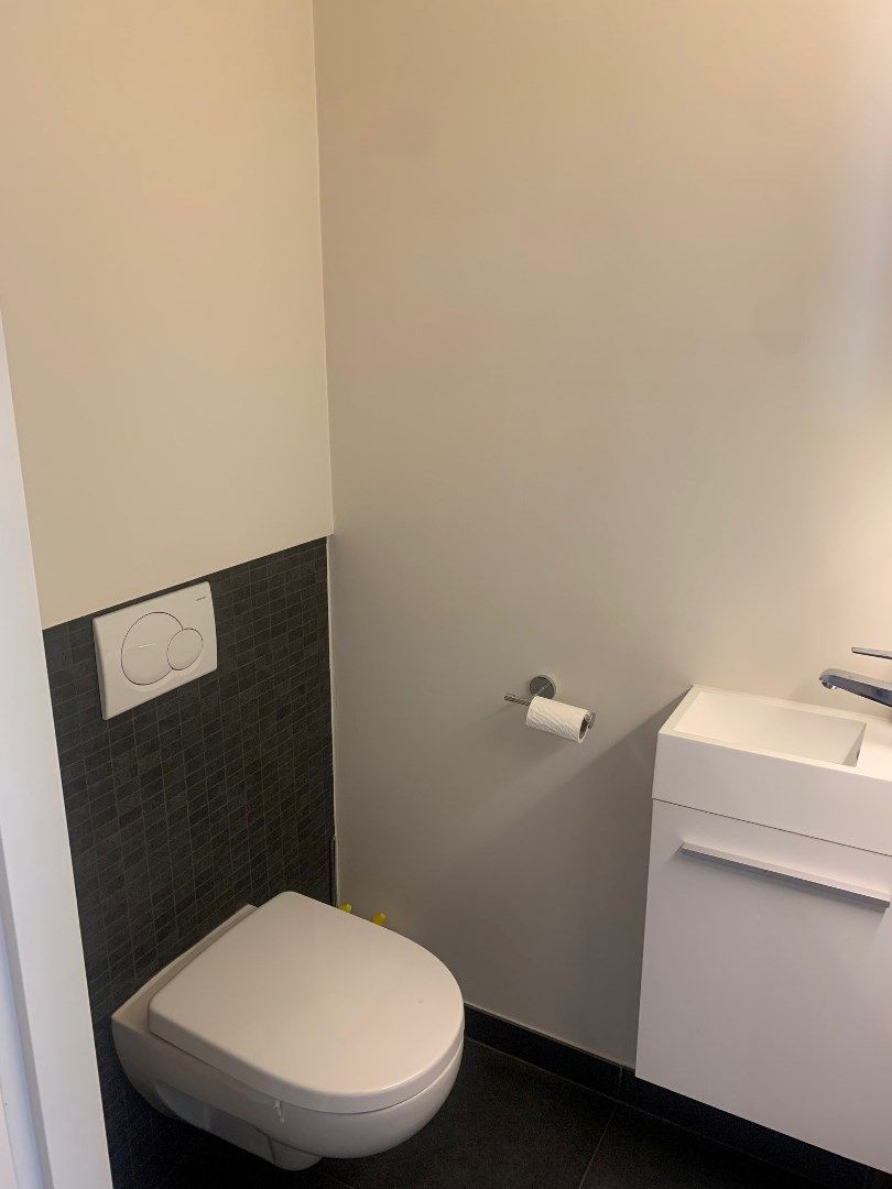 Gemeubeld appartement met twee slaapkamers én garagebox - frontaal zeezicht foto 5