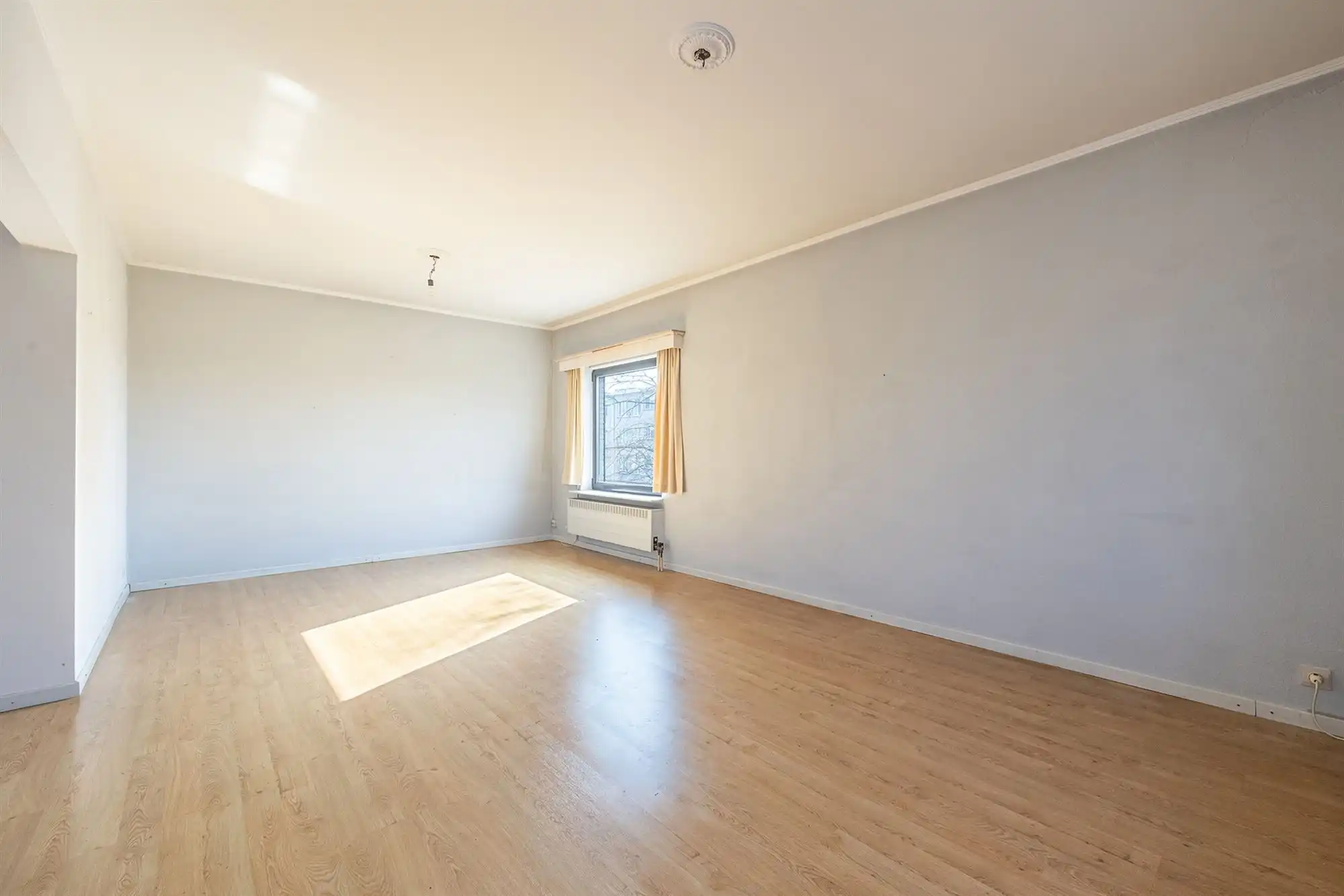 Op te frissen éénslaapkamerappartement met terras  foto 16