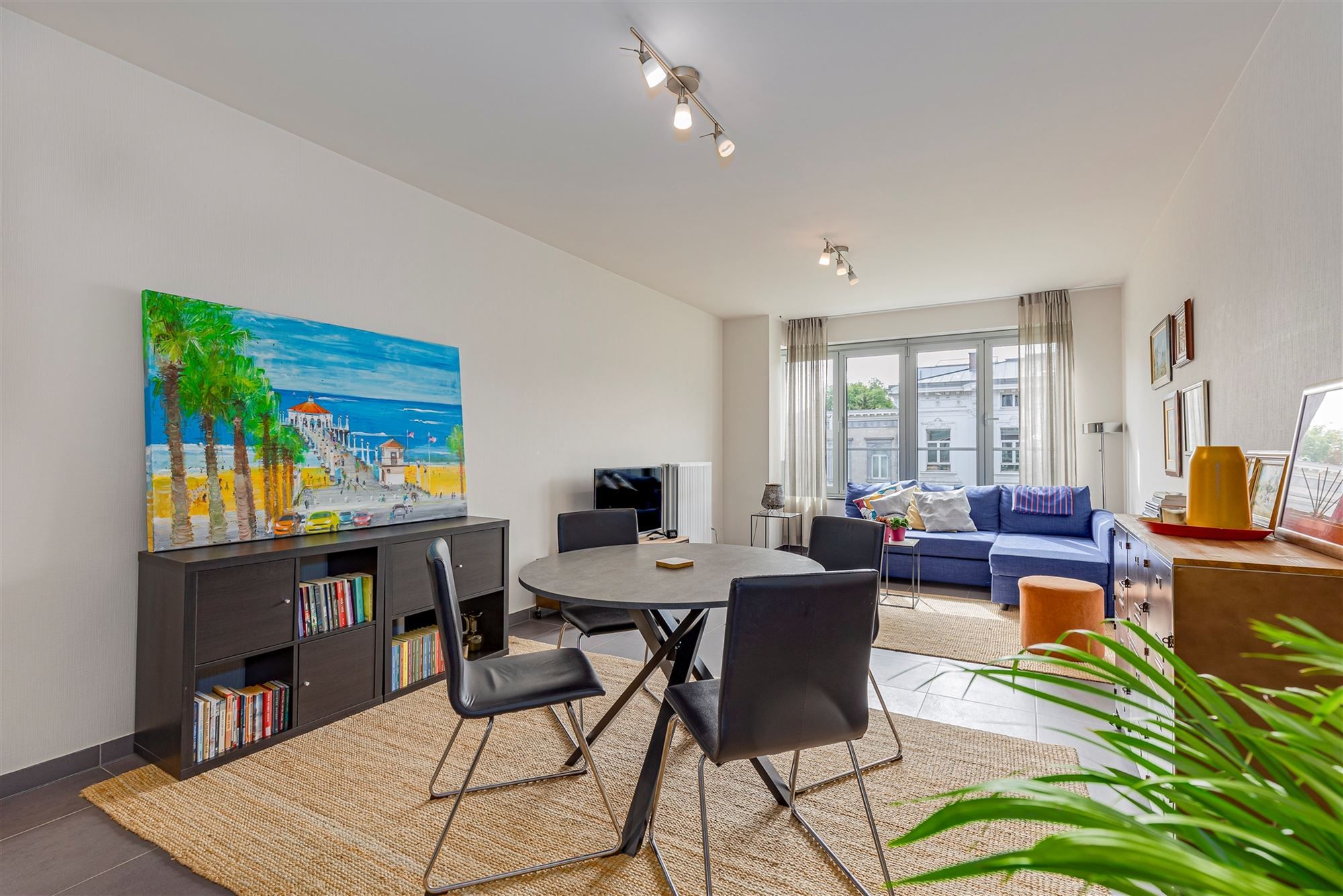 Perfect instapklaar en ruim 1 slaapkamer appartement op de Belgiëlei foto {{pictureIndex}}