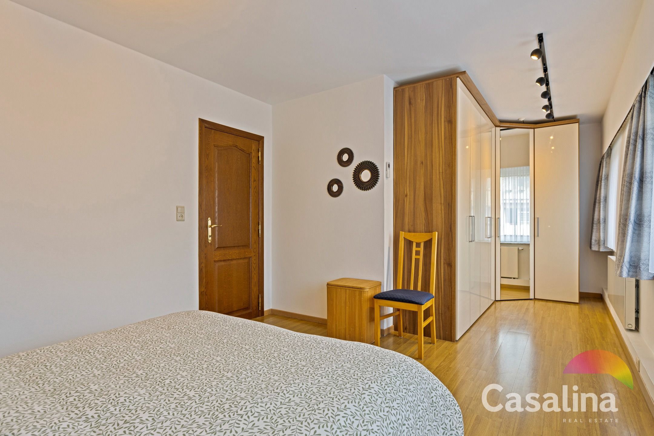 Prachtige, zeer goed onderhouden 3-gevel BEL-ETAGE woning foto 13