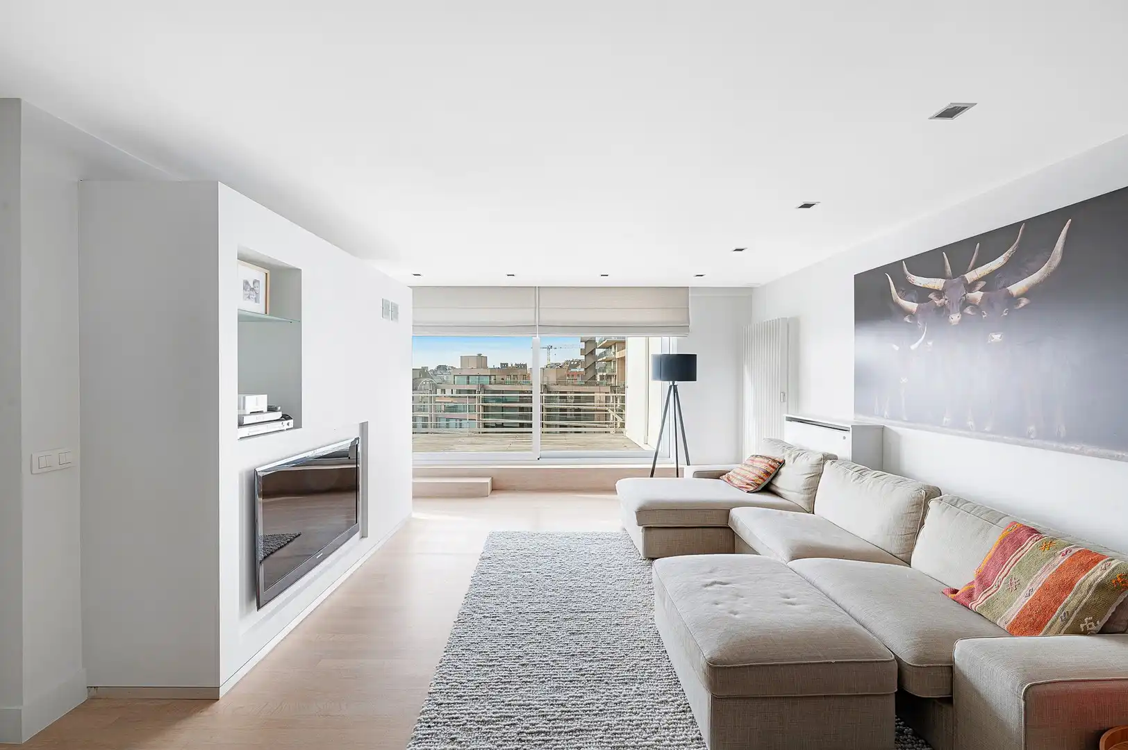 Ruim en lichtrijk penthouse-appartement met royale terrassen en open zeezicht . foto 5