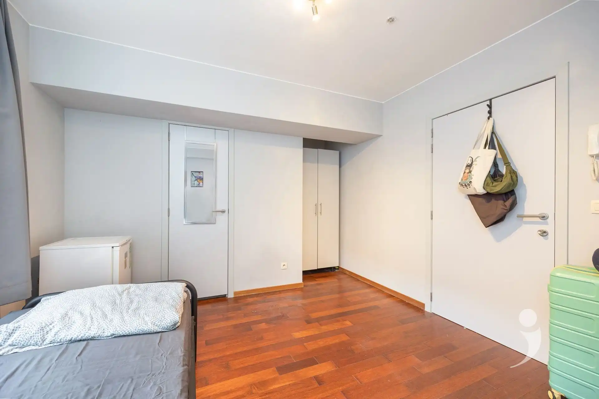 Rustige en lichtrijke studentenkamer op toplocatie  foto 2