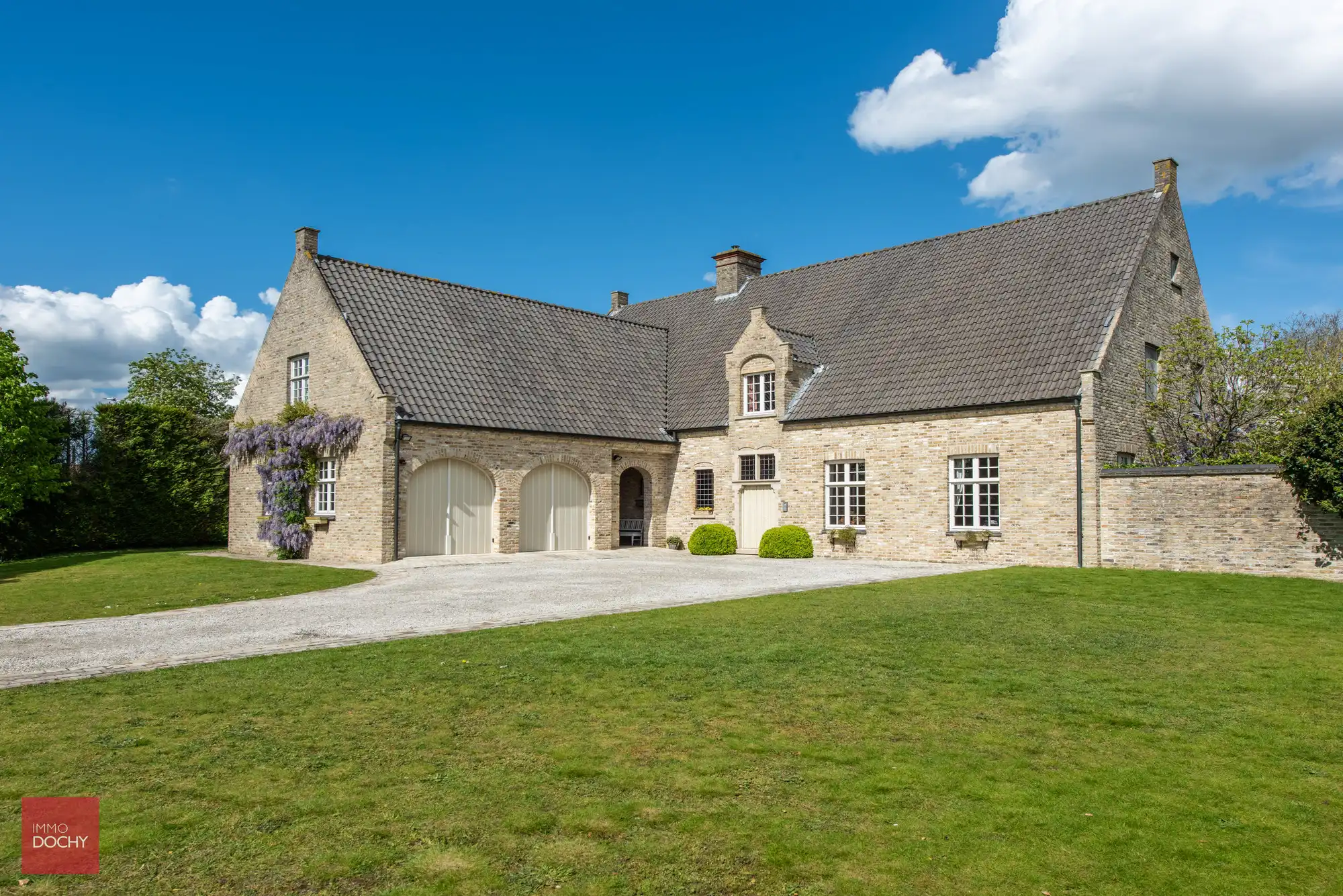 Zeer goed onderhouden ruime villa foto 3