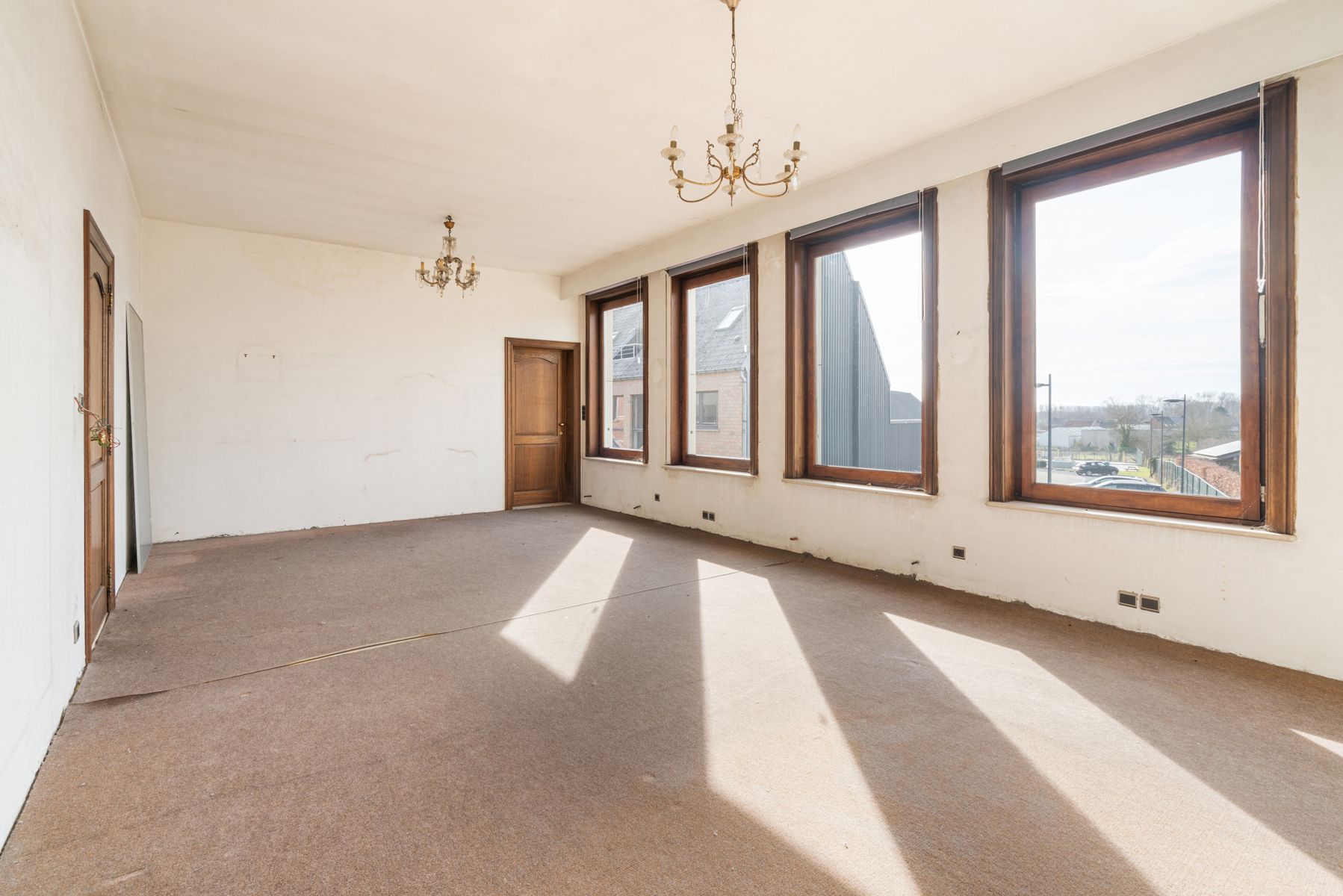 Kantoor met woning te Denderhoutem. foto 19