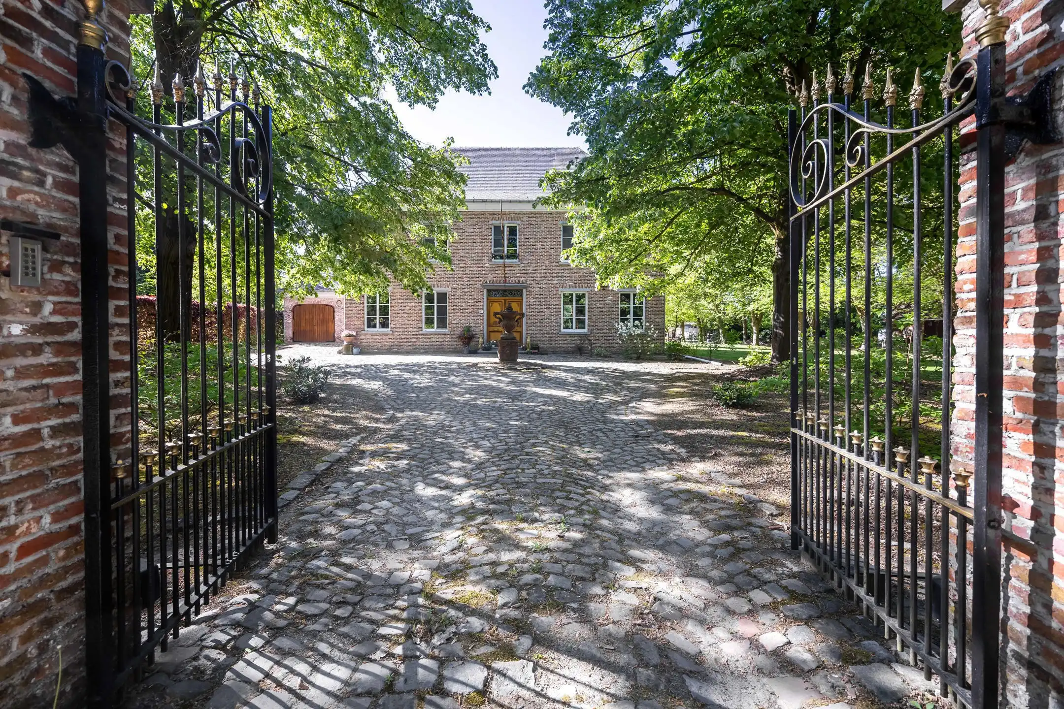 Karaktervolle villa op ruim perceel foto 3