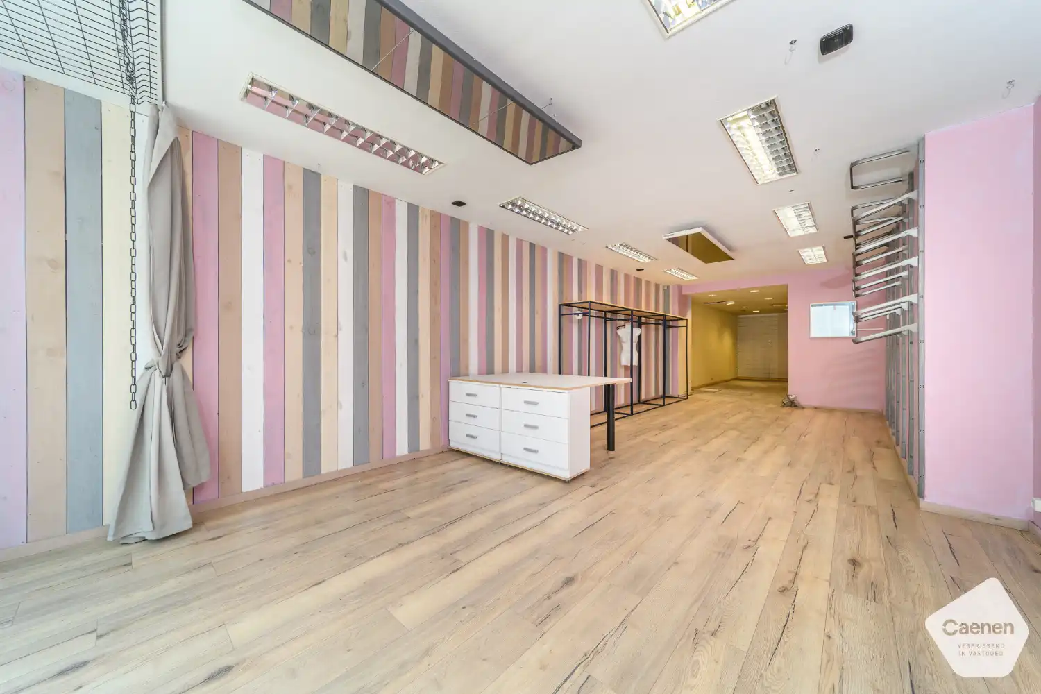 Ruime woning met handelsruimte in het centrum van De Panne foto 19