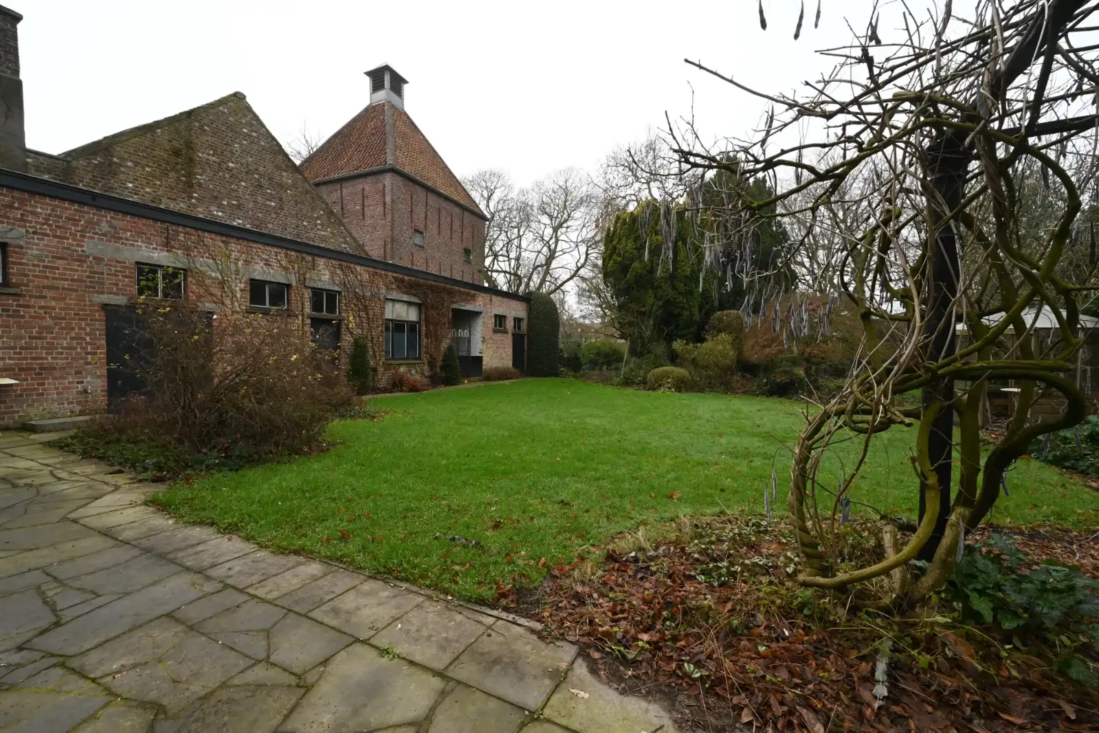 Herenhuis op de markt van Ardooie foto 20