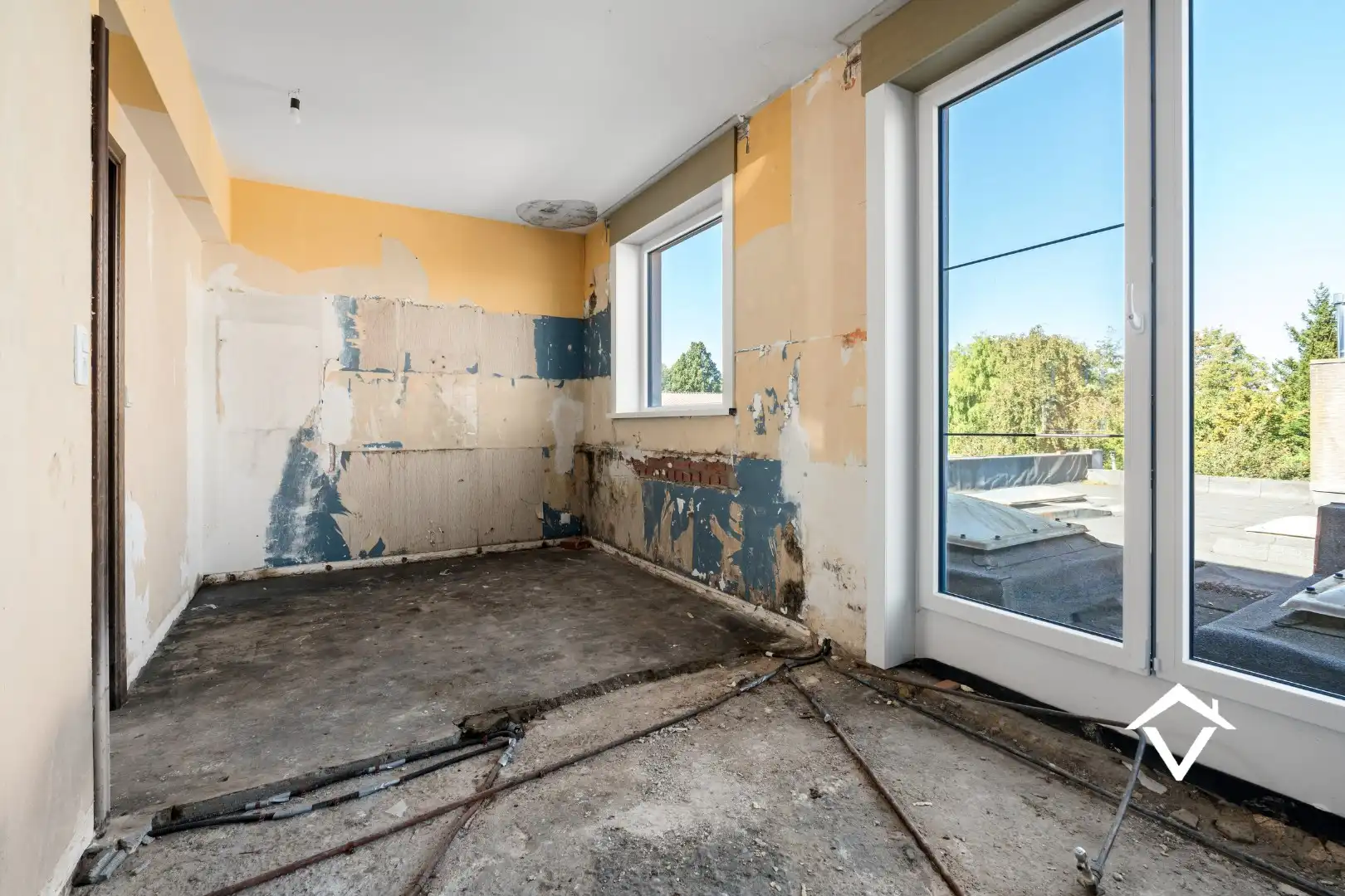 Zeer grote woning te koop in het centrum van Eernegem foto 24