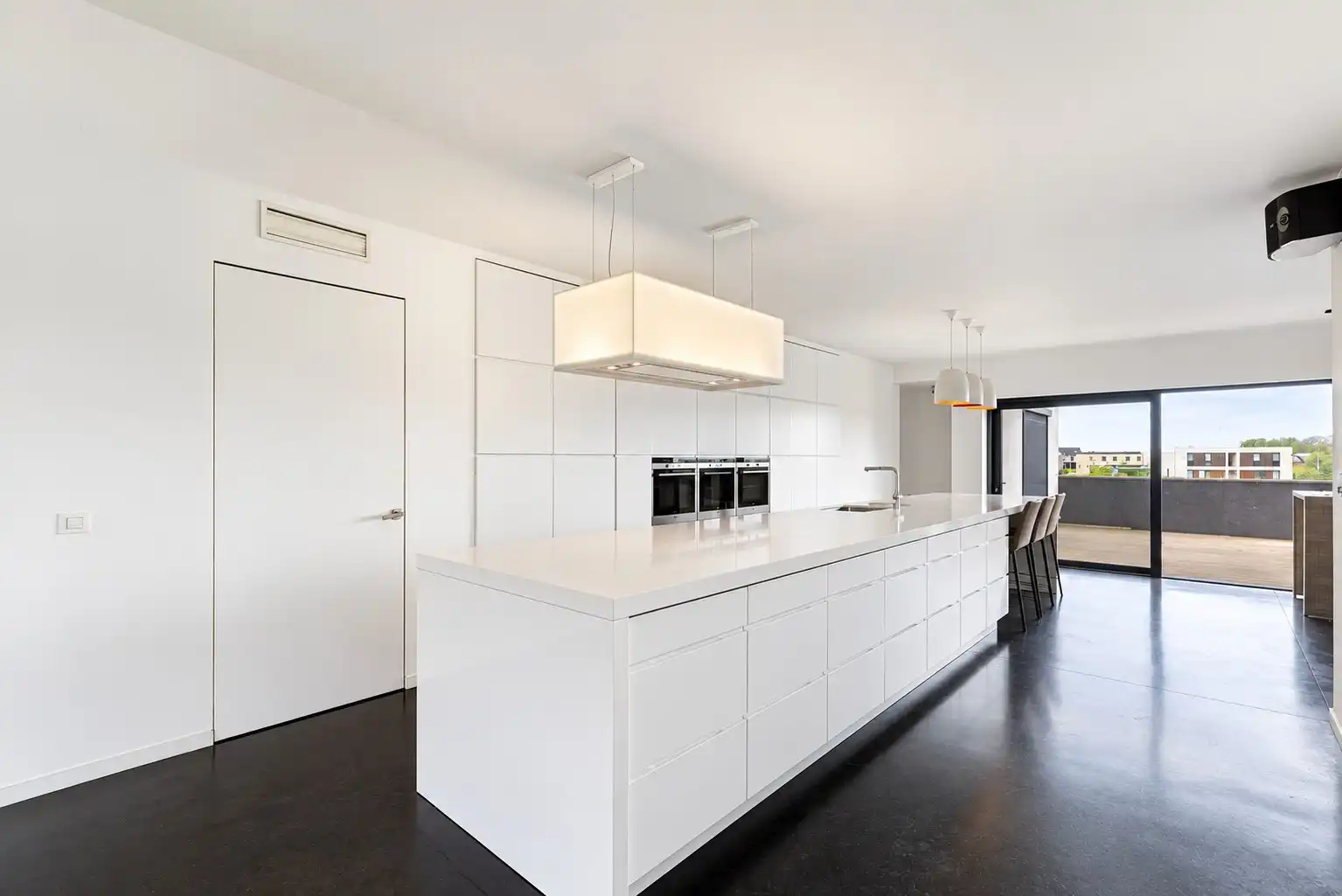 Polyvalent bedrijfsgebouw op strategische locatie te koop foto 13