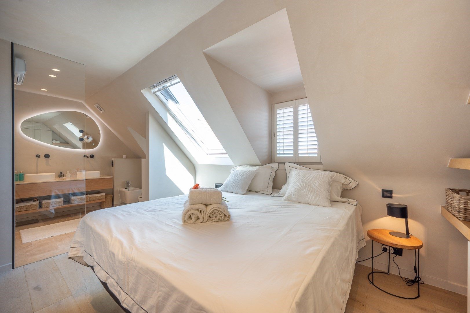 Luxueus gerenoveerd duplex dakappartement met mooie zonneterrassen gelegen in het centrum van Knokke. foto 21