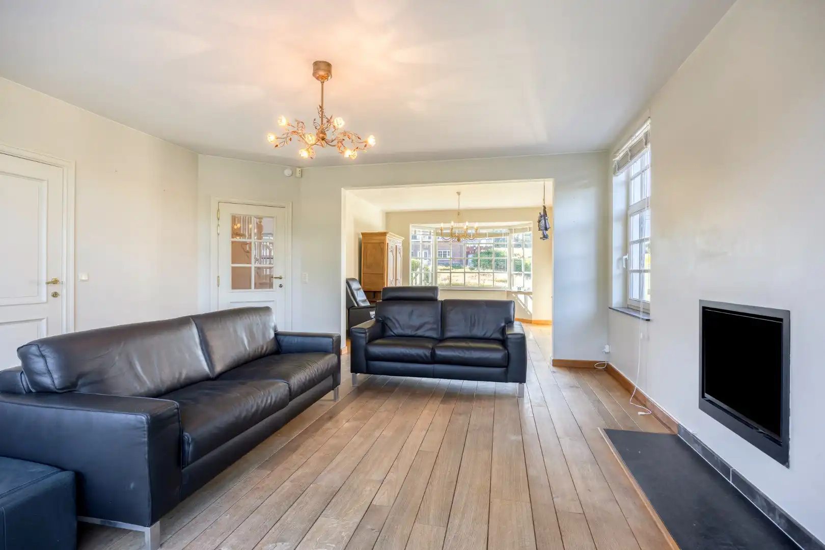 Villa met bureau,  5 slaapkamers, 2 badkamers en ruime tuin in Bierbeek! - EPC 172 kWh/m² - bewoonbare opp. 242 m² foto 6