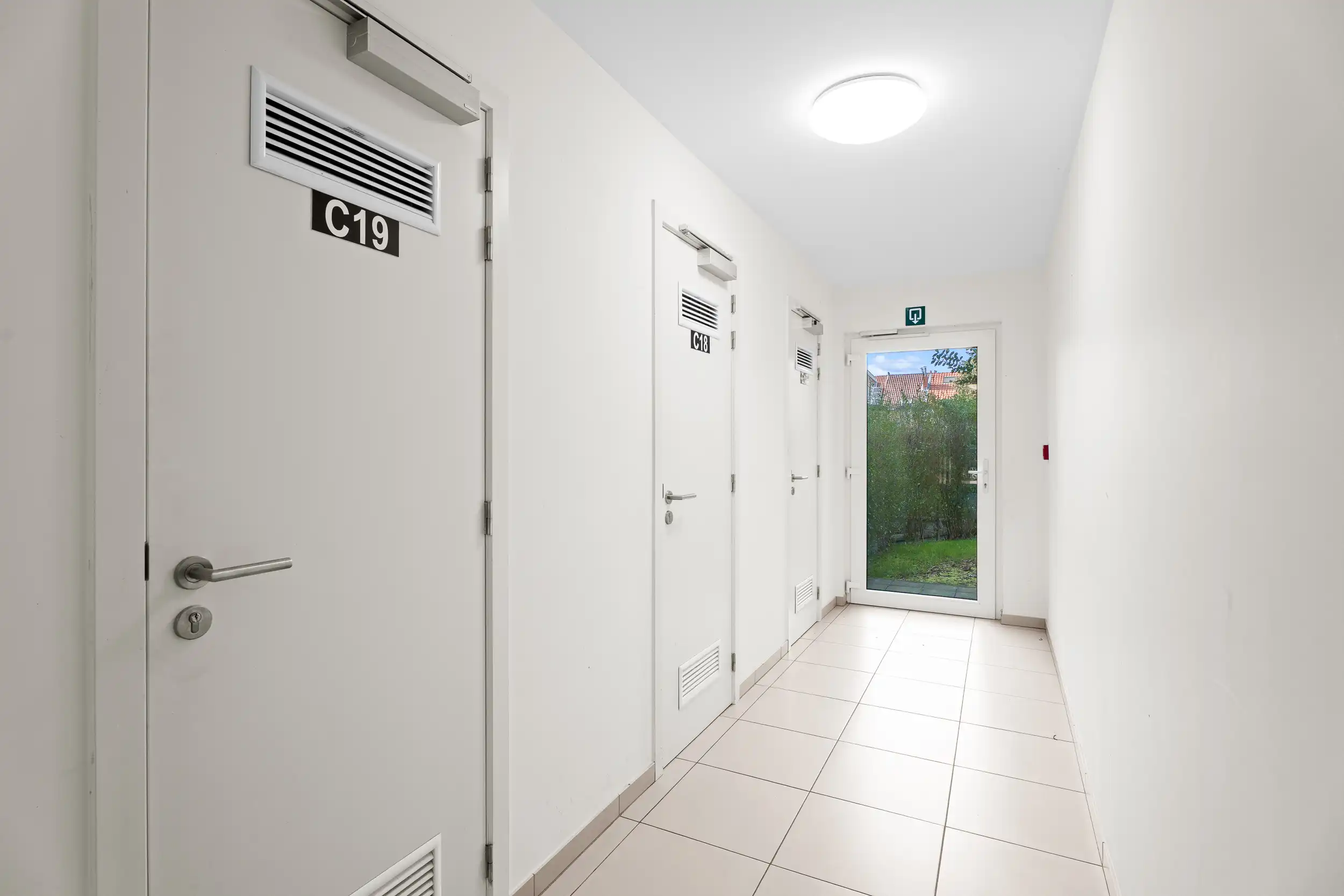 Ruim en lichtrijk 3-slaapkamer appartement in Haren foto 10