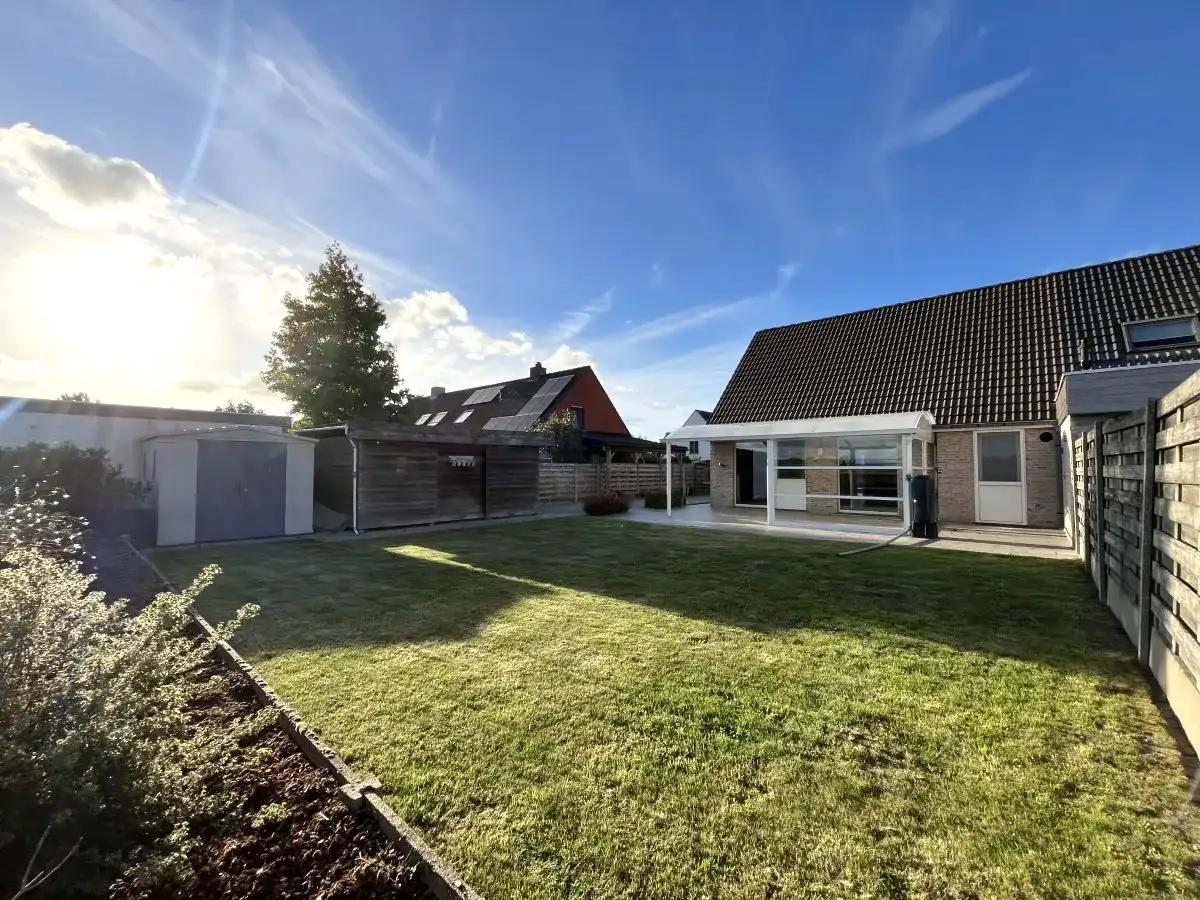 Oostnieuwkerke – Woning met 3 slaapkamers, tuin en carport foto 16