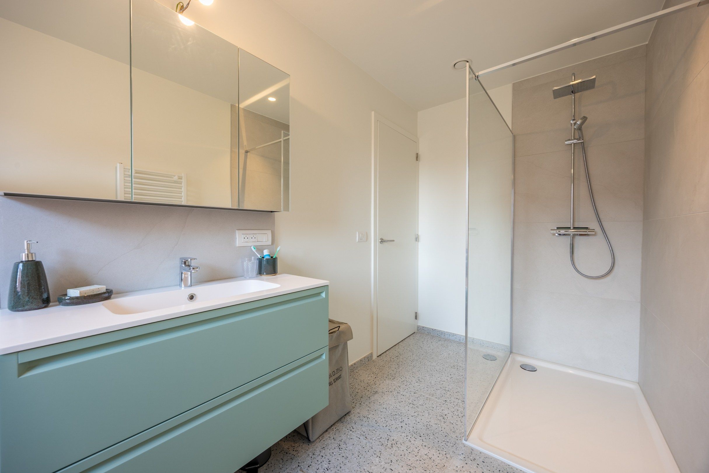 RUIME, KLASSEVOLLE EN ENERGIEZUINIGE WONING  foto 11
