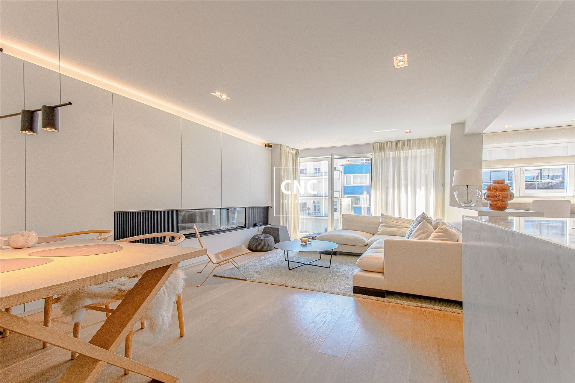 Volledig gerenoveerd appartement met karakter op toplocatie foto 2