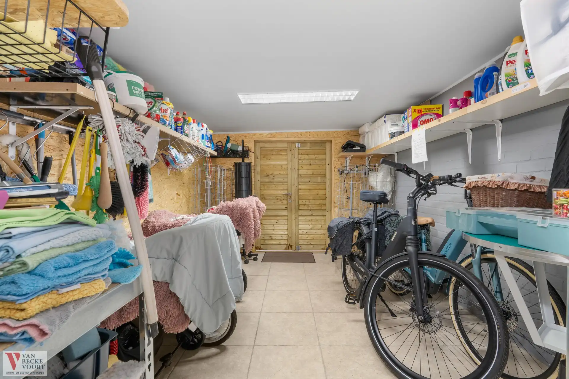 Huis aan invalsweg Oostende foto 21