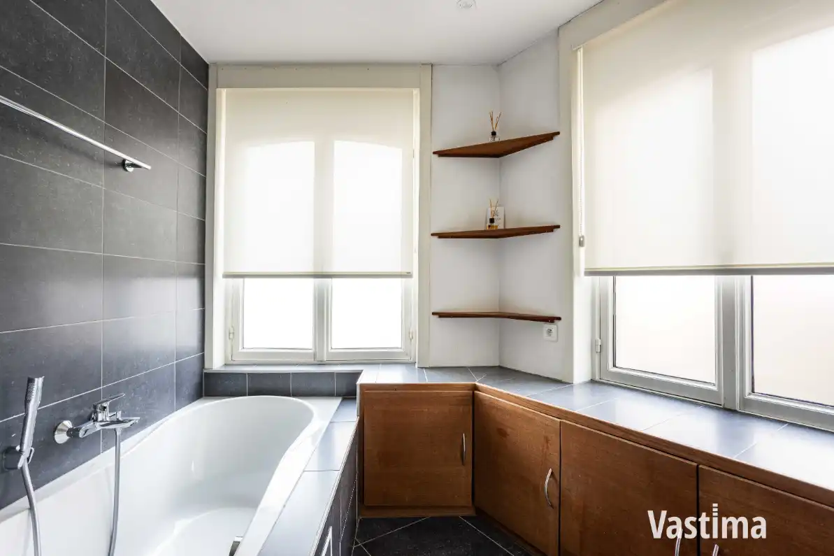 Instapklare dokterswoning met garage en 5 slaapkamers foto 23