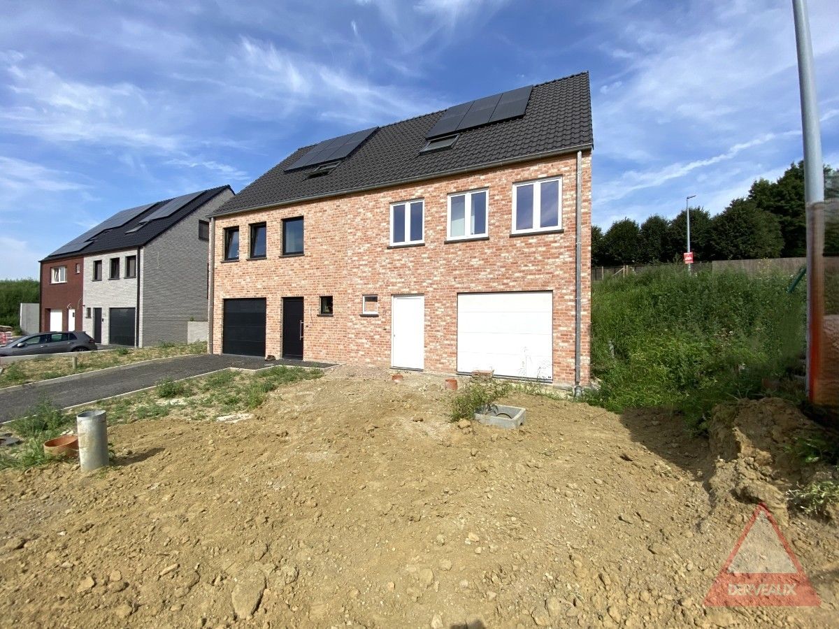 Beselare – Nieuwbouwwoning met landelijk zicht en ruime garage foto {{pictureIndex}}