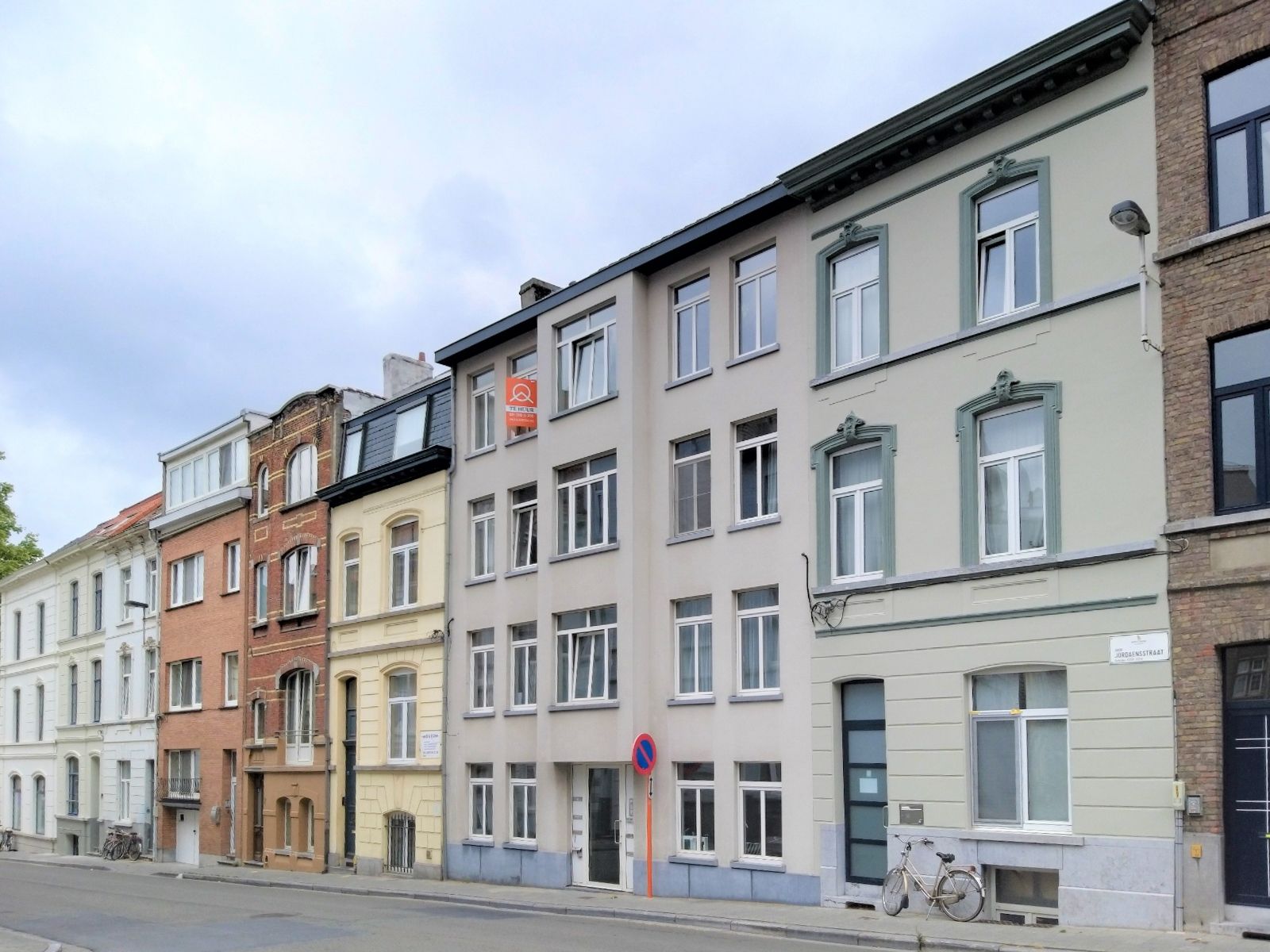 Modern 1- slpk appartement vlakbij Sint-Pietersplein foto 17