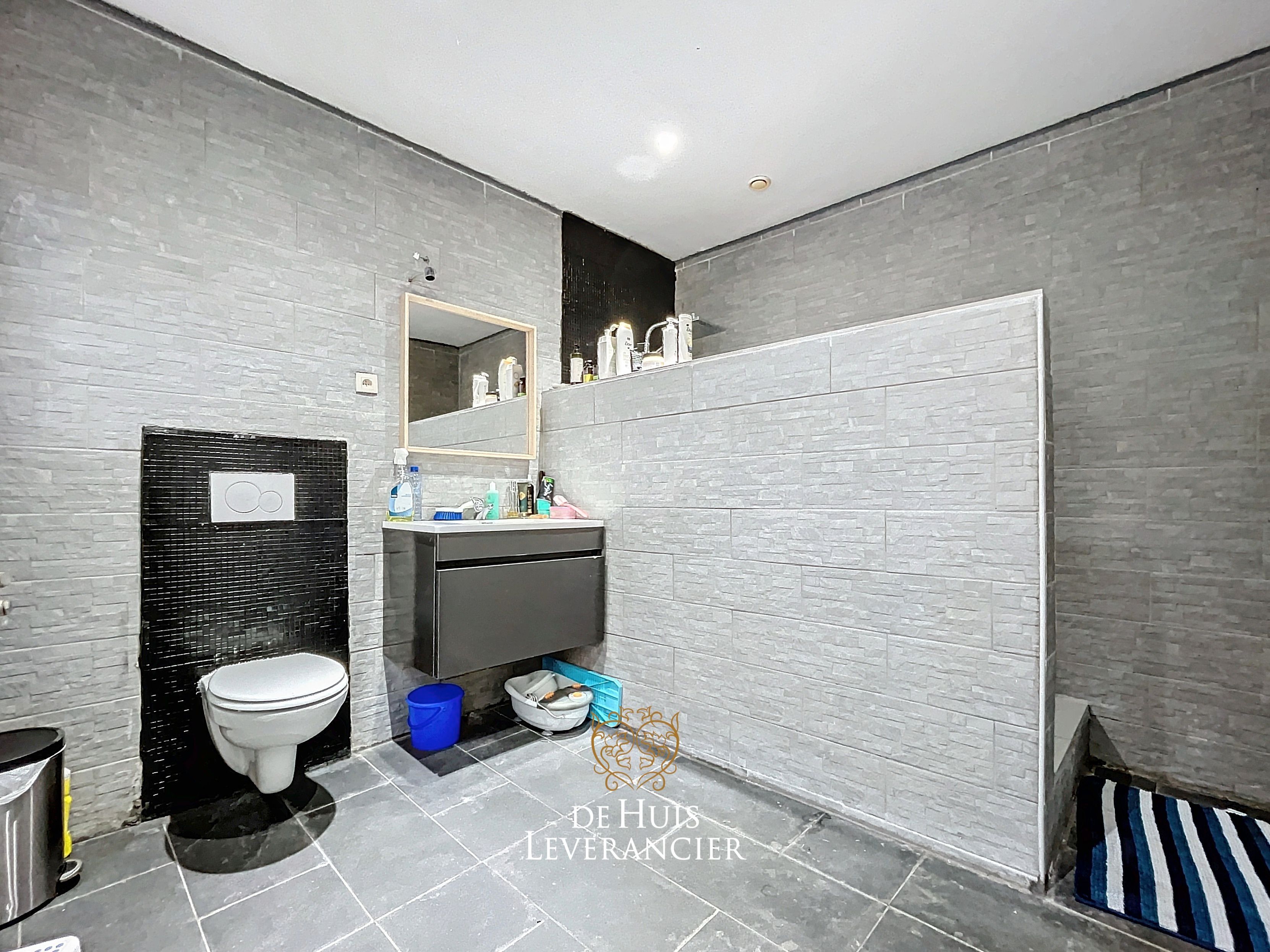RUIME woning te koop (8 slpks, 2 badk) die ook perfect als tweewoonst kan dienen foto 27