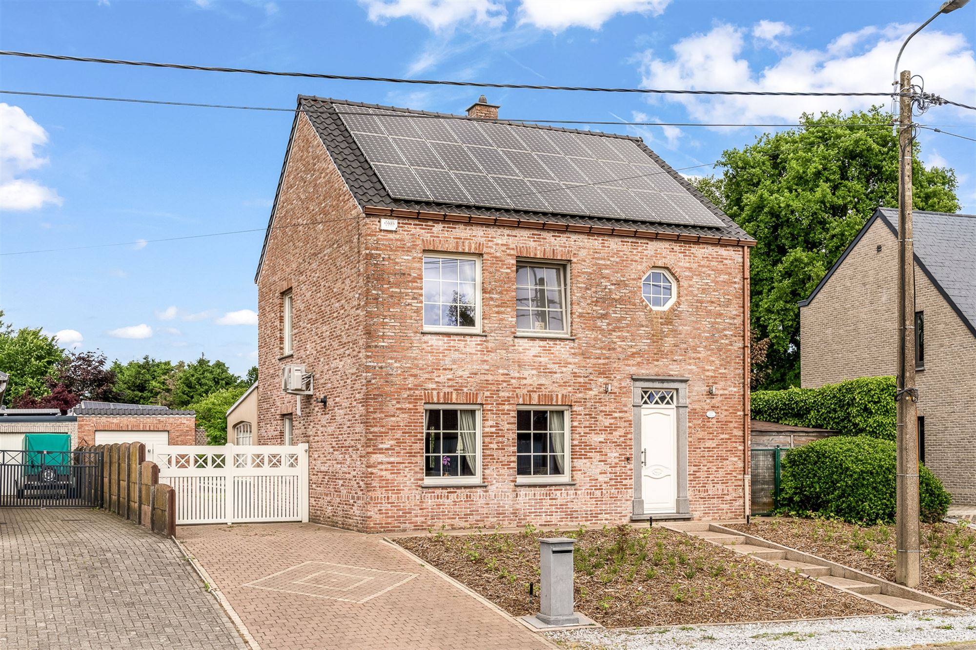 Energiezuinige woning met verwarmd zwembad en ruime garage op ideale ligging foto 19
