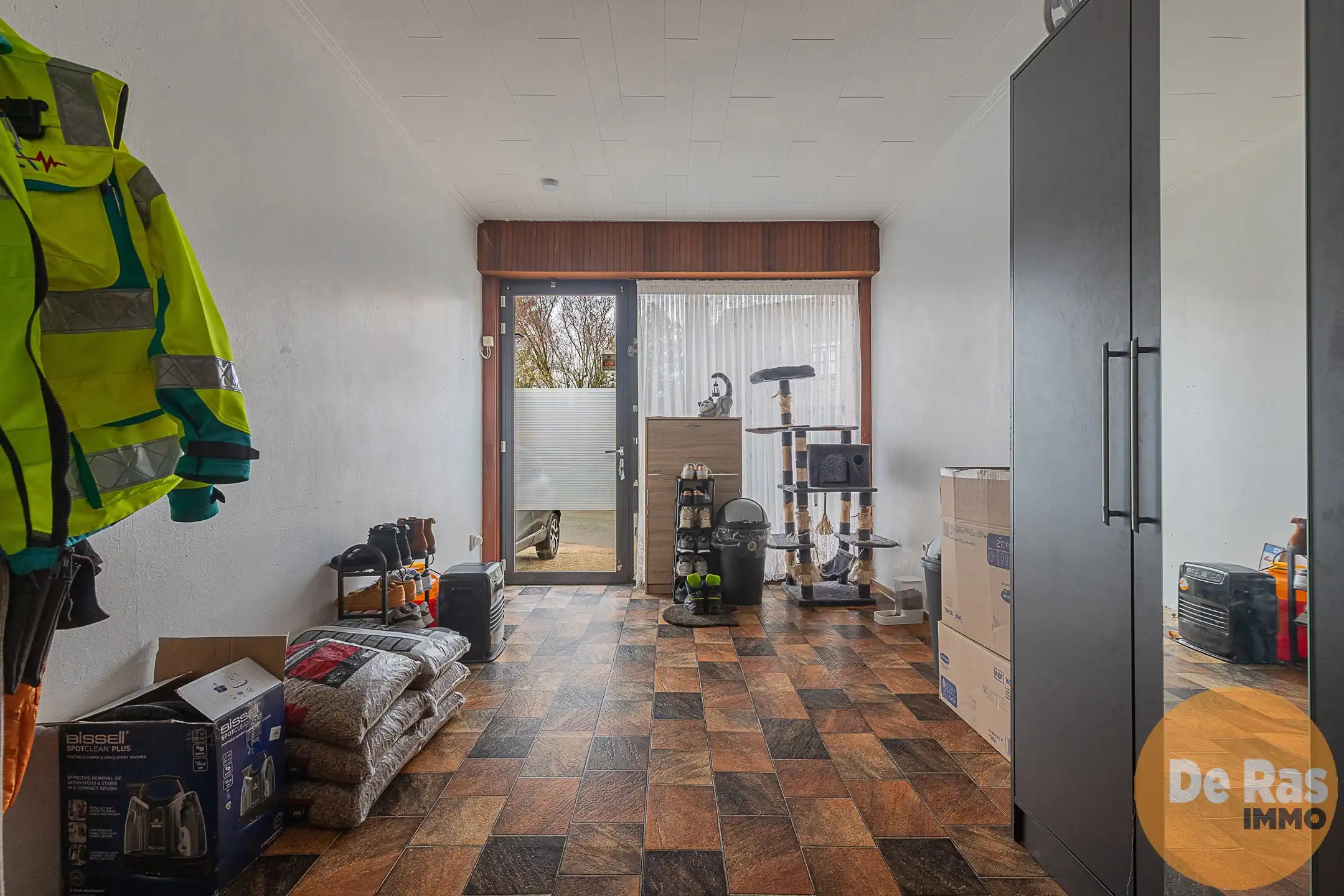 WICHELEN - Leuk gelegen rijwoning met ruime tuinzone foto 2