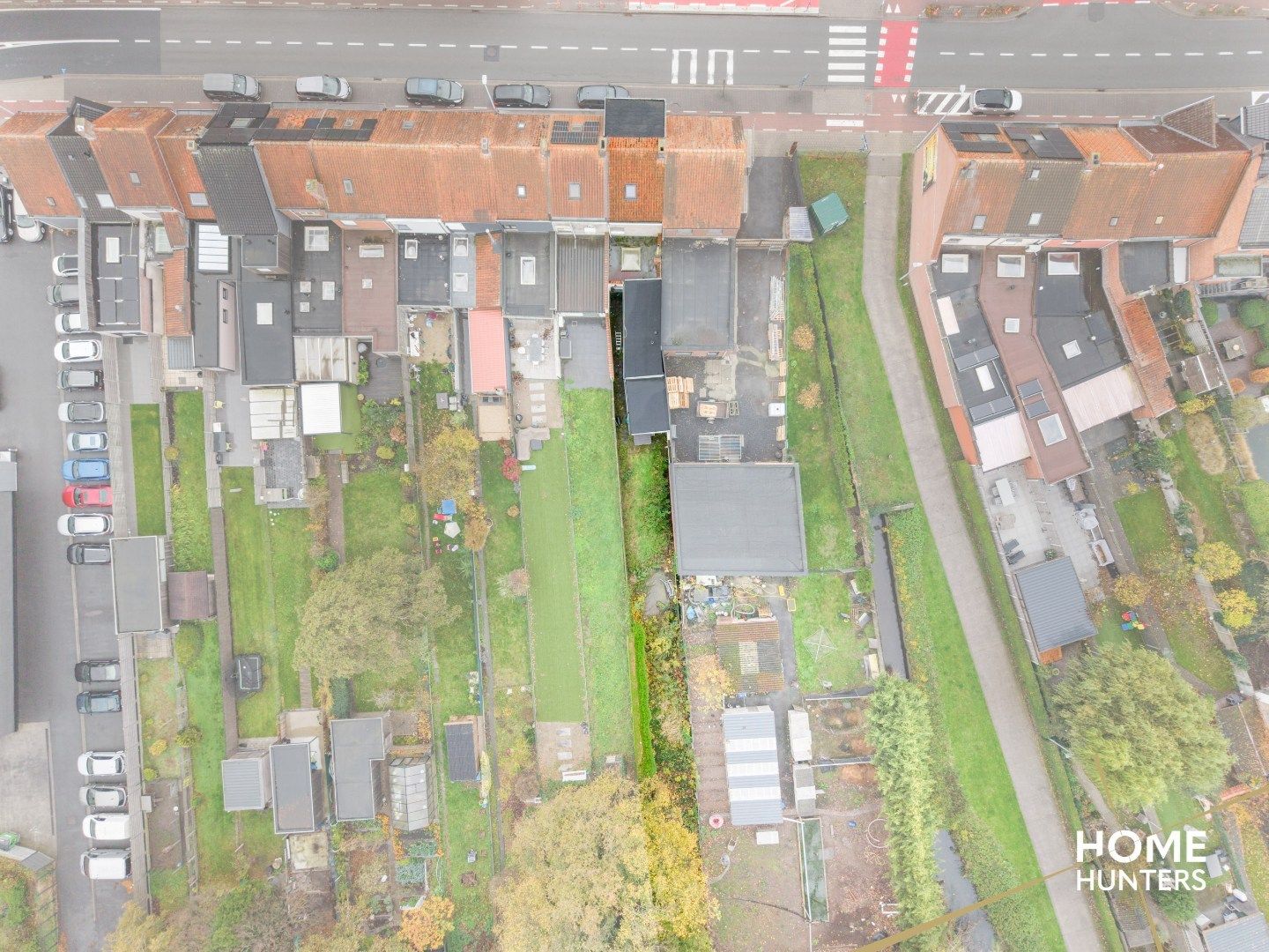 Charmante, op te frissen rijwoning met ruime tuin en 3 slaapkamers foto 14