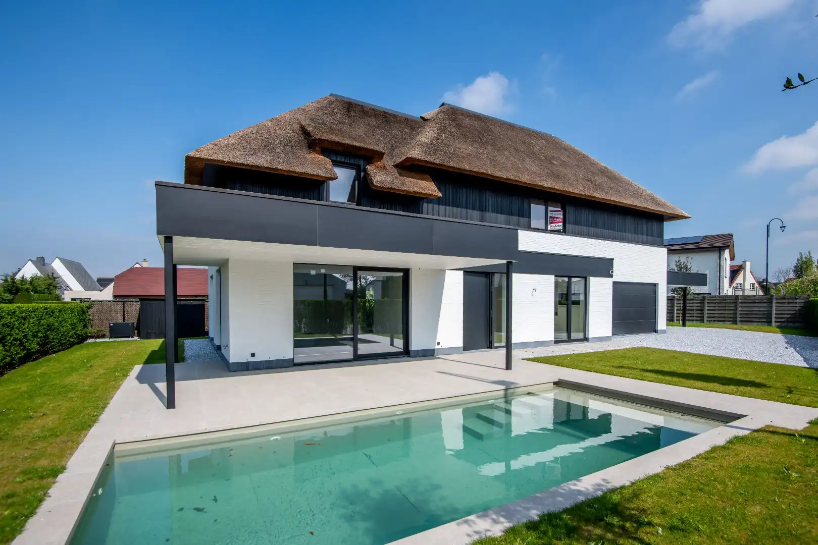 Prachtige nieuwbouw villa met zwembad in een rustige omgeving foto 5