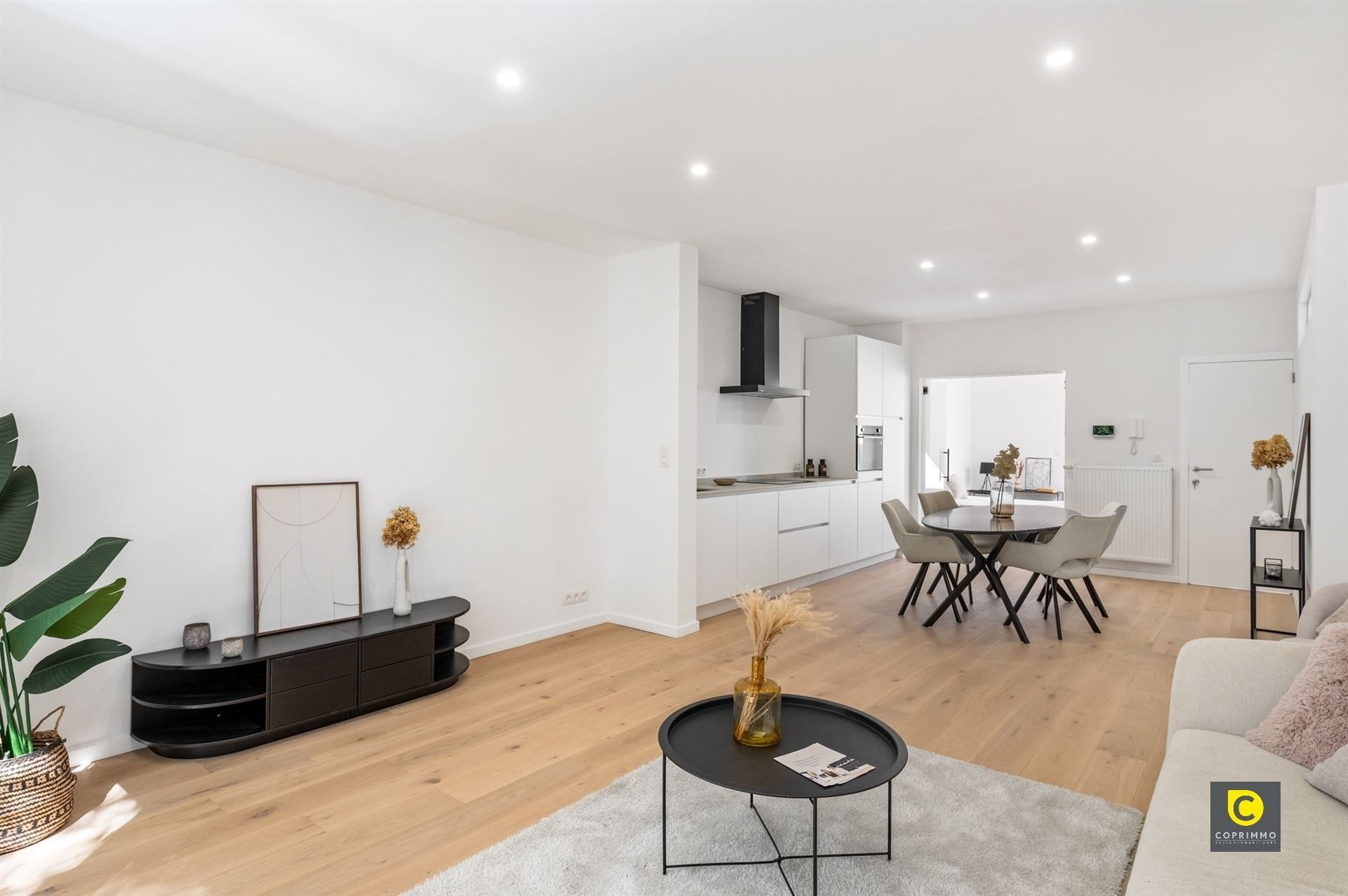 Recent gerenoveerd appartementsgebouw op toplocatie! foto 4