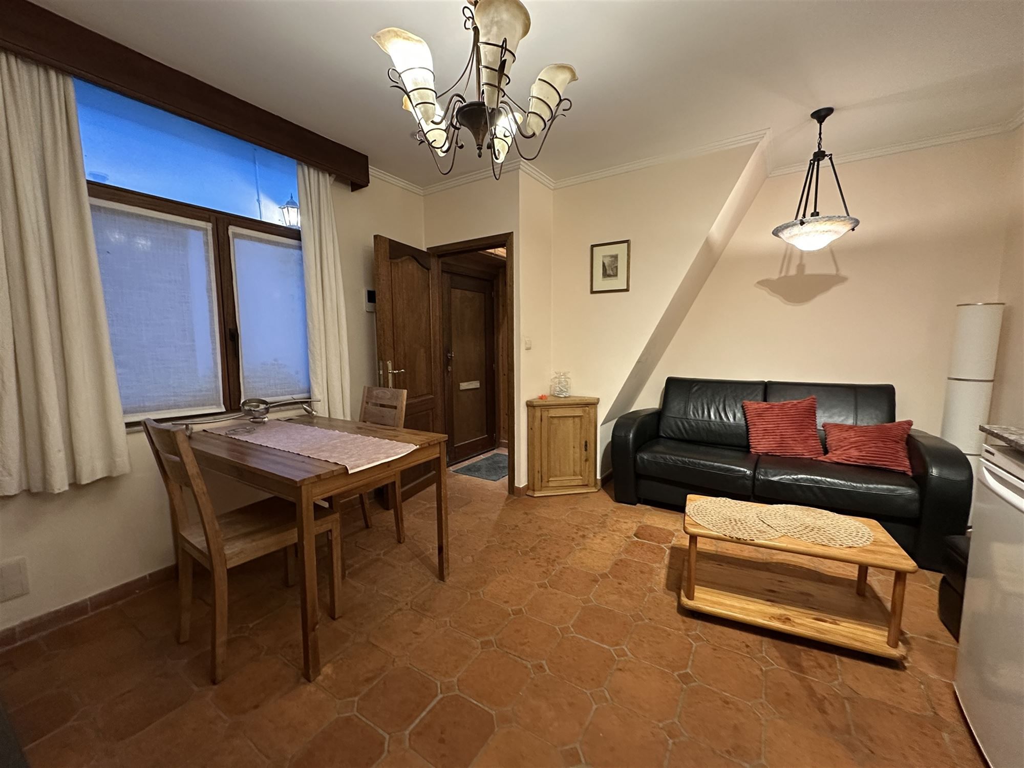 Gezellige gemeubelde arbeiderswoning op het Zuid! foto 2