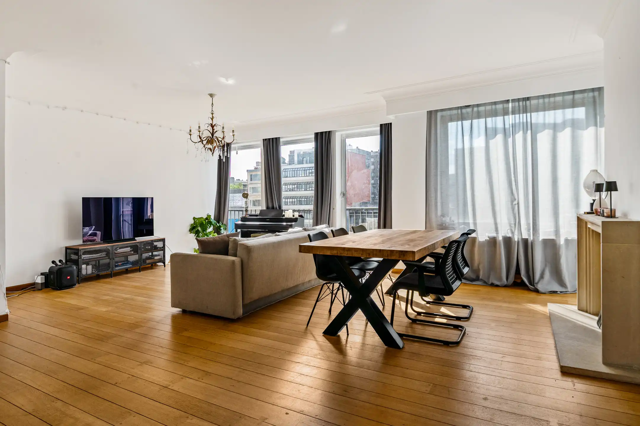 Lichtrijk 3-slaapkamerappartement aan de Frankrijklei foto 4