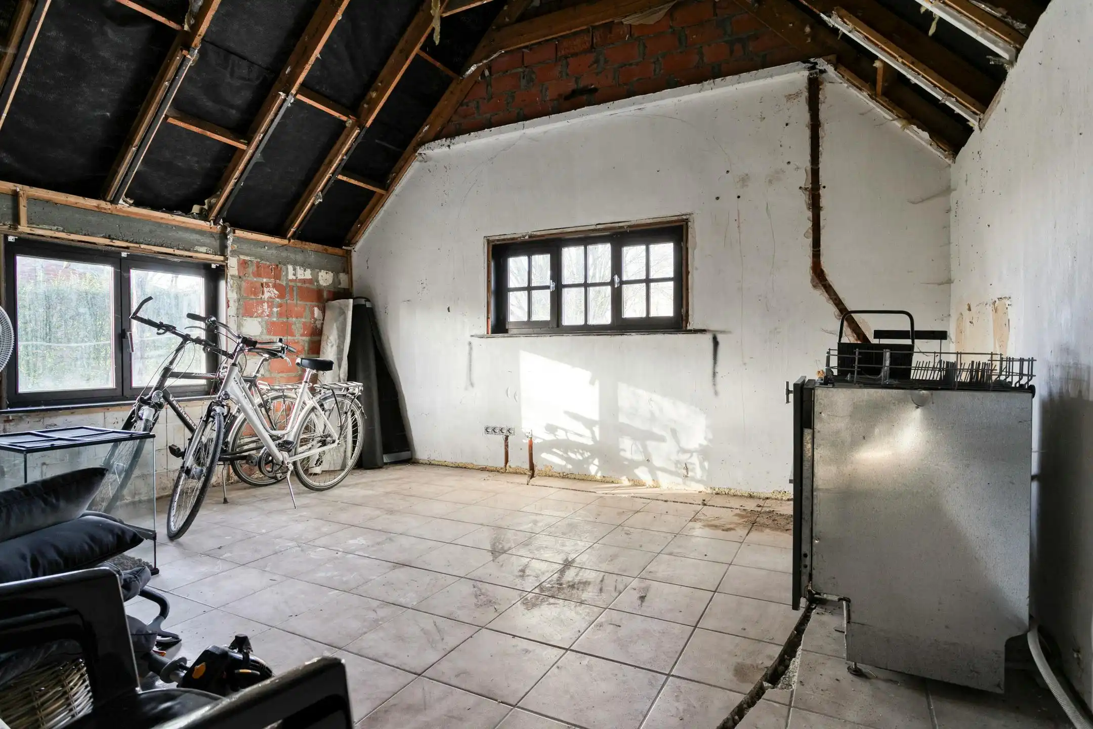 Landelijk gelegen huis met veel potentieel in Ruddervoorde foto 2